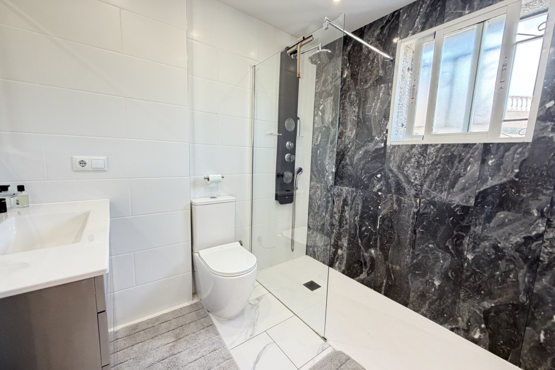 Resale - Villa -
Orihuela Costa - Villamartin