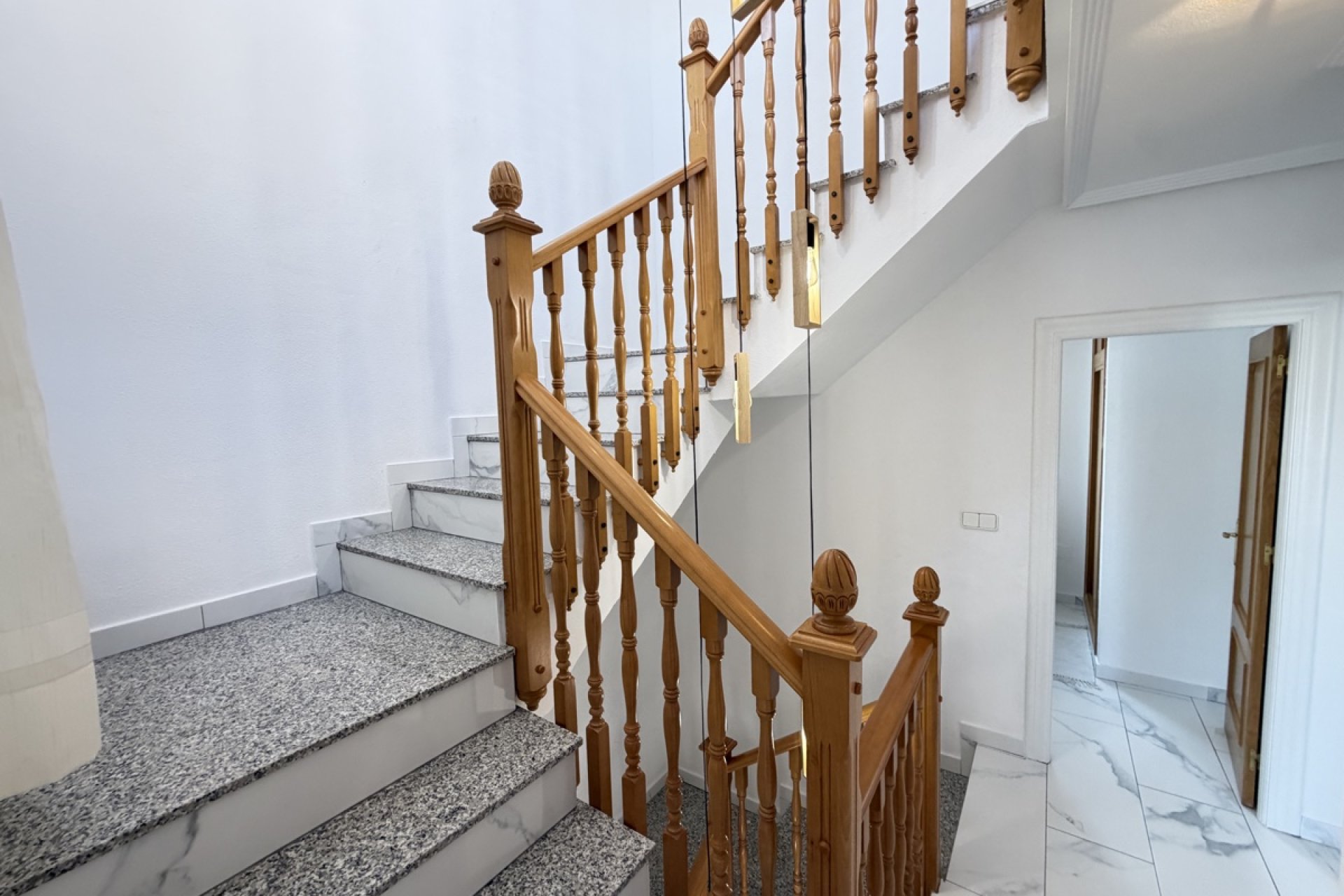 Resale - Villa -
Orihuela Costa - Villamartin