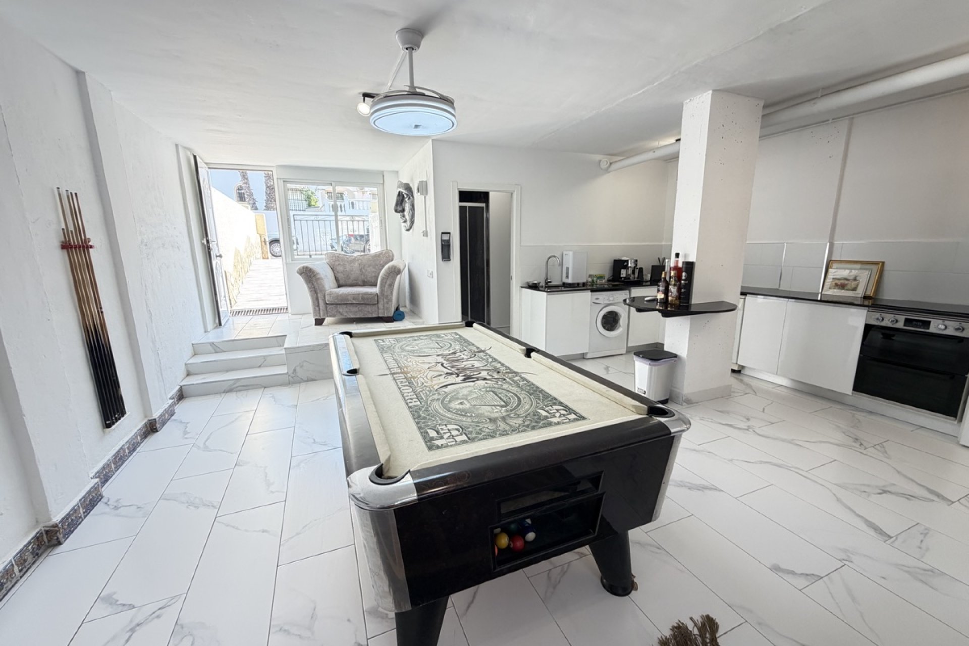 Resale - Villa -
Orihuela Costa - Villamartin