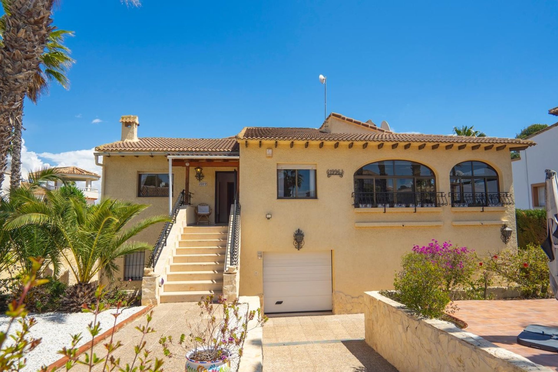 Resale - Villa -
Orihuela Costa - Villamartín