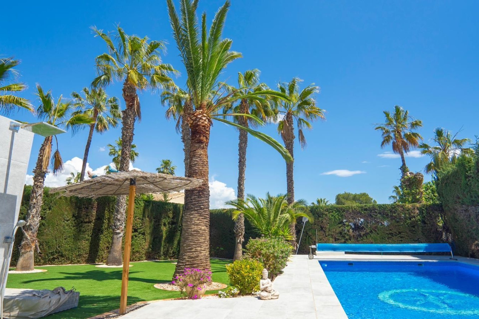 Resale - Villa -
Orihuela Costa - Villamartín