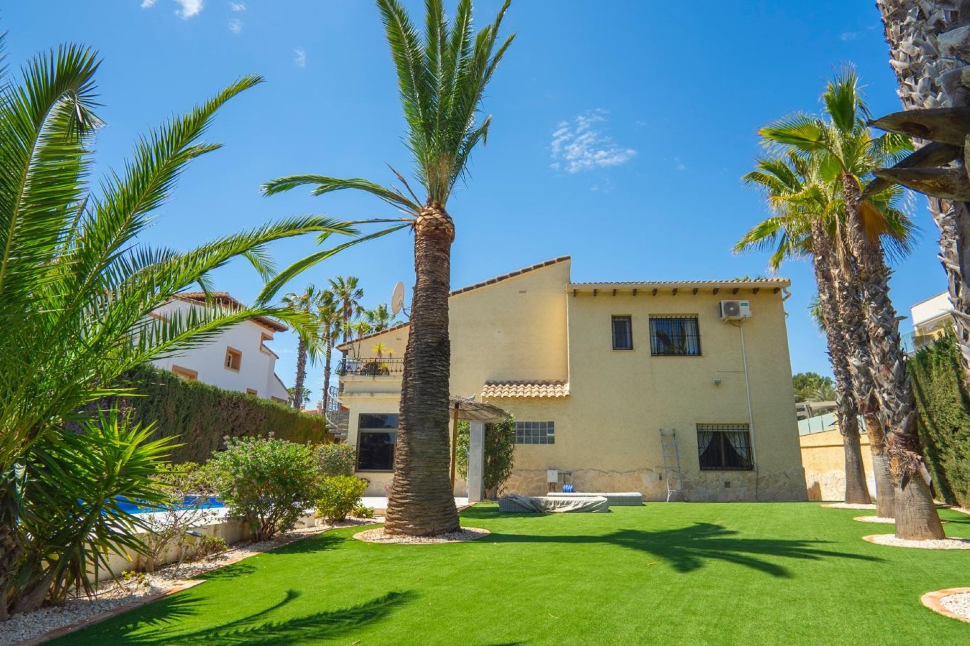 Resale - Villa -
Orihuela Costa - Villamartín