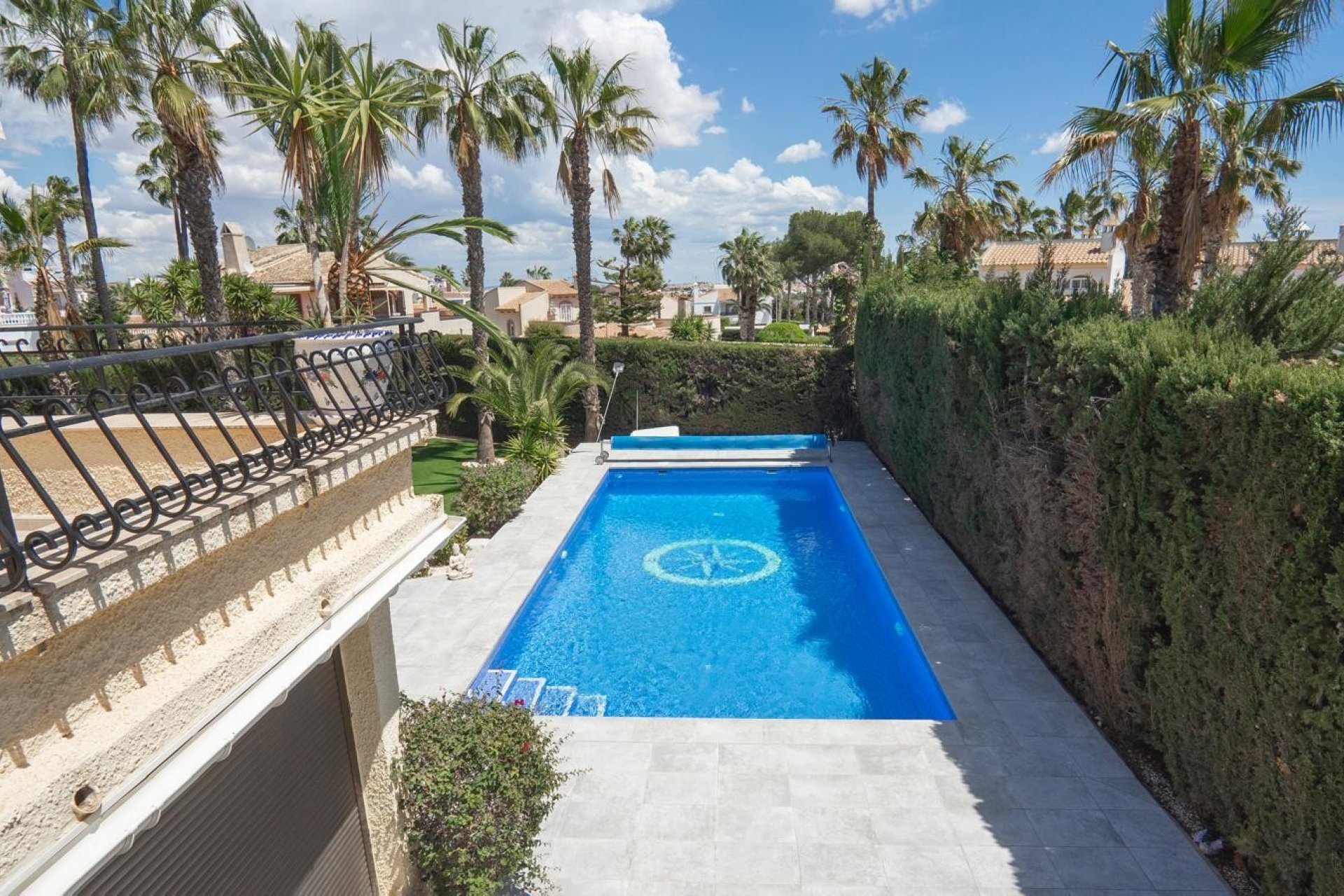 Resale - Villa -
Orihuela Costa - Villamartín