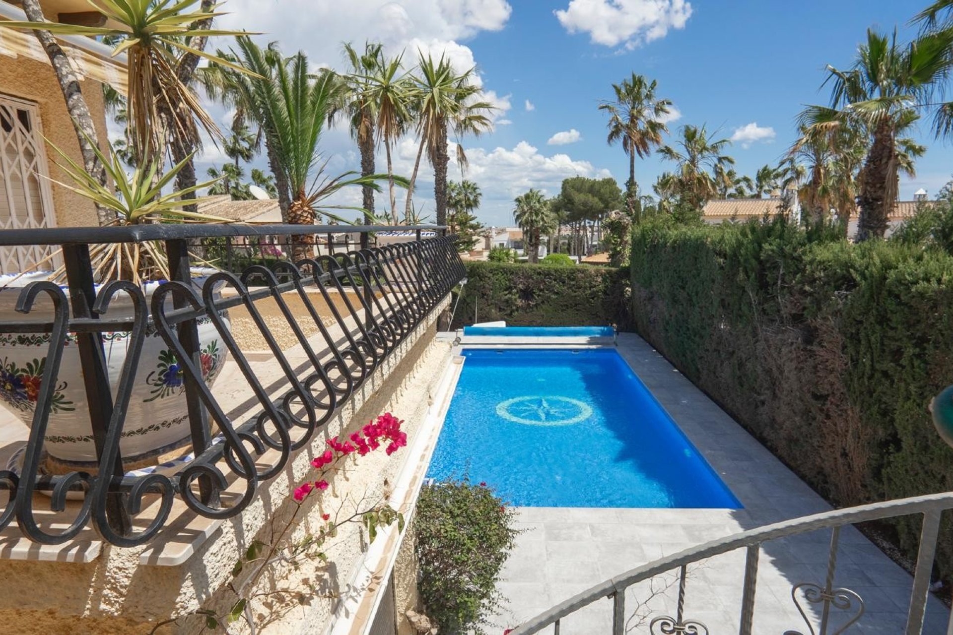 Resale - Villa -
Orihuela Costa - Villamartín