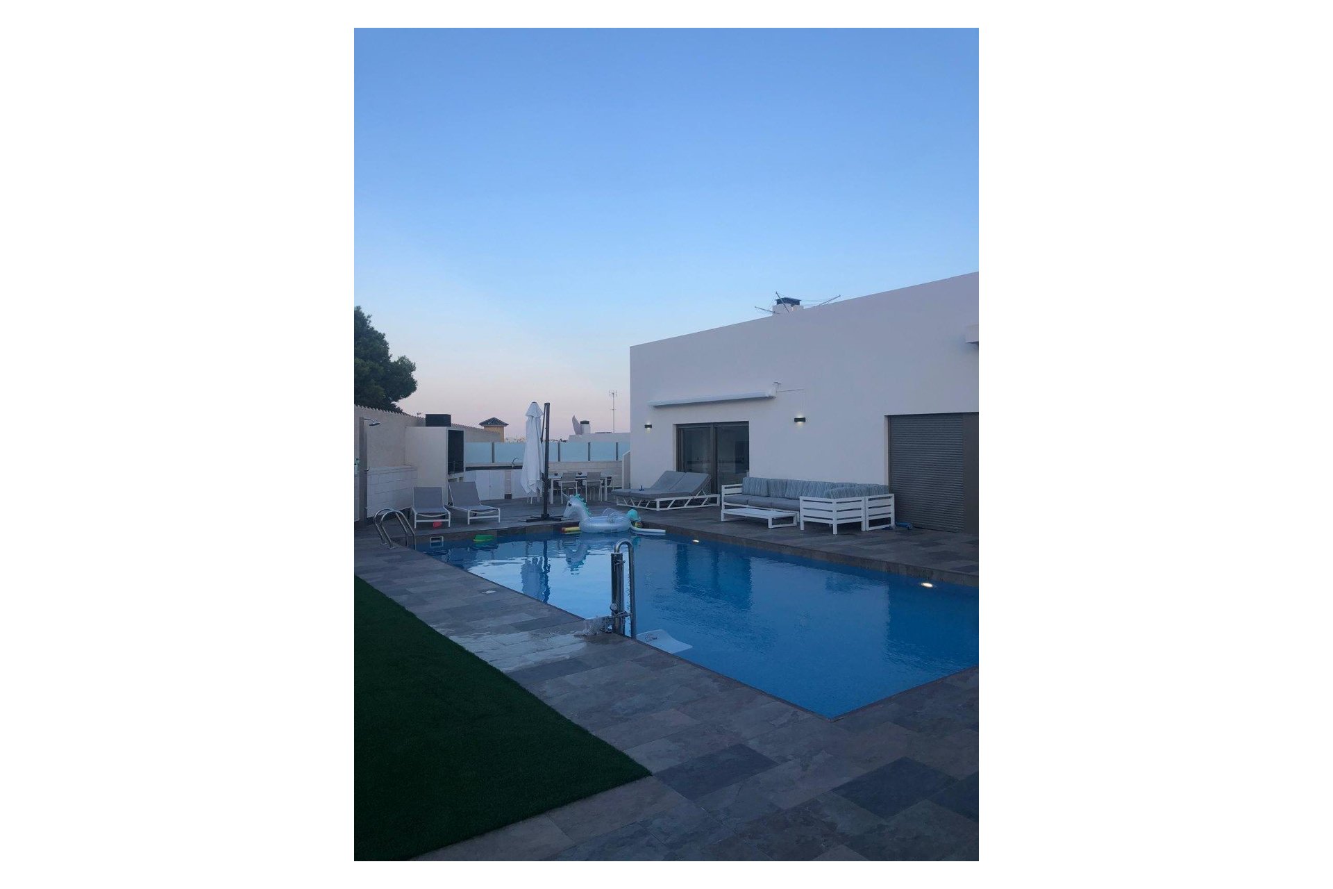 Resale - Villa -
Orihuela Costa - Villamartín