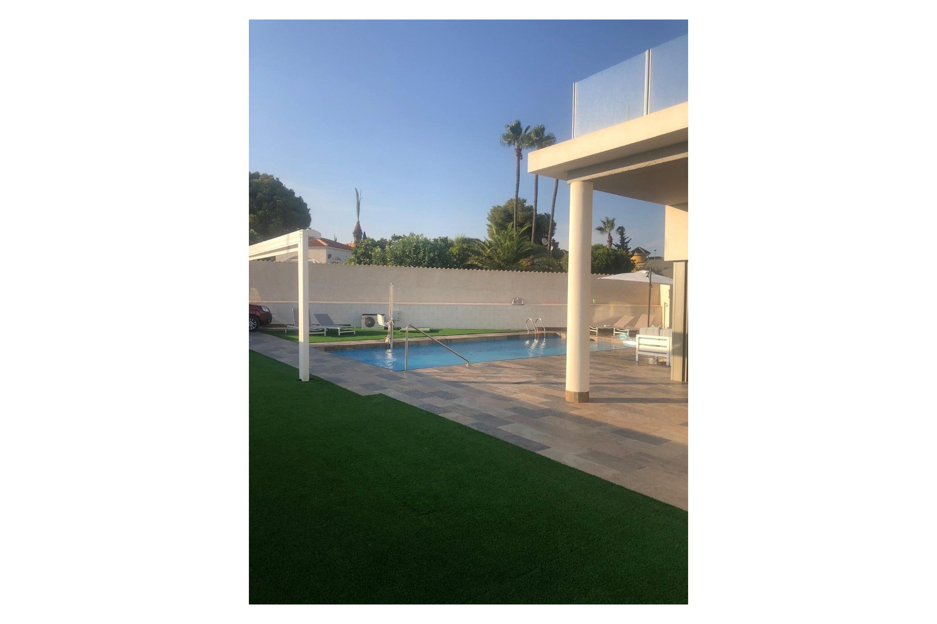 Resale - Villa -
Orihuela Costa - Villamartín