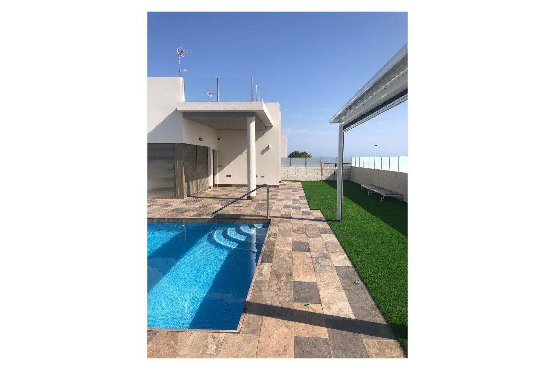 Resale - Villa -
Orihuela Costa - Villamartín