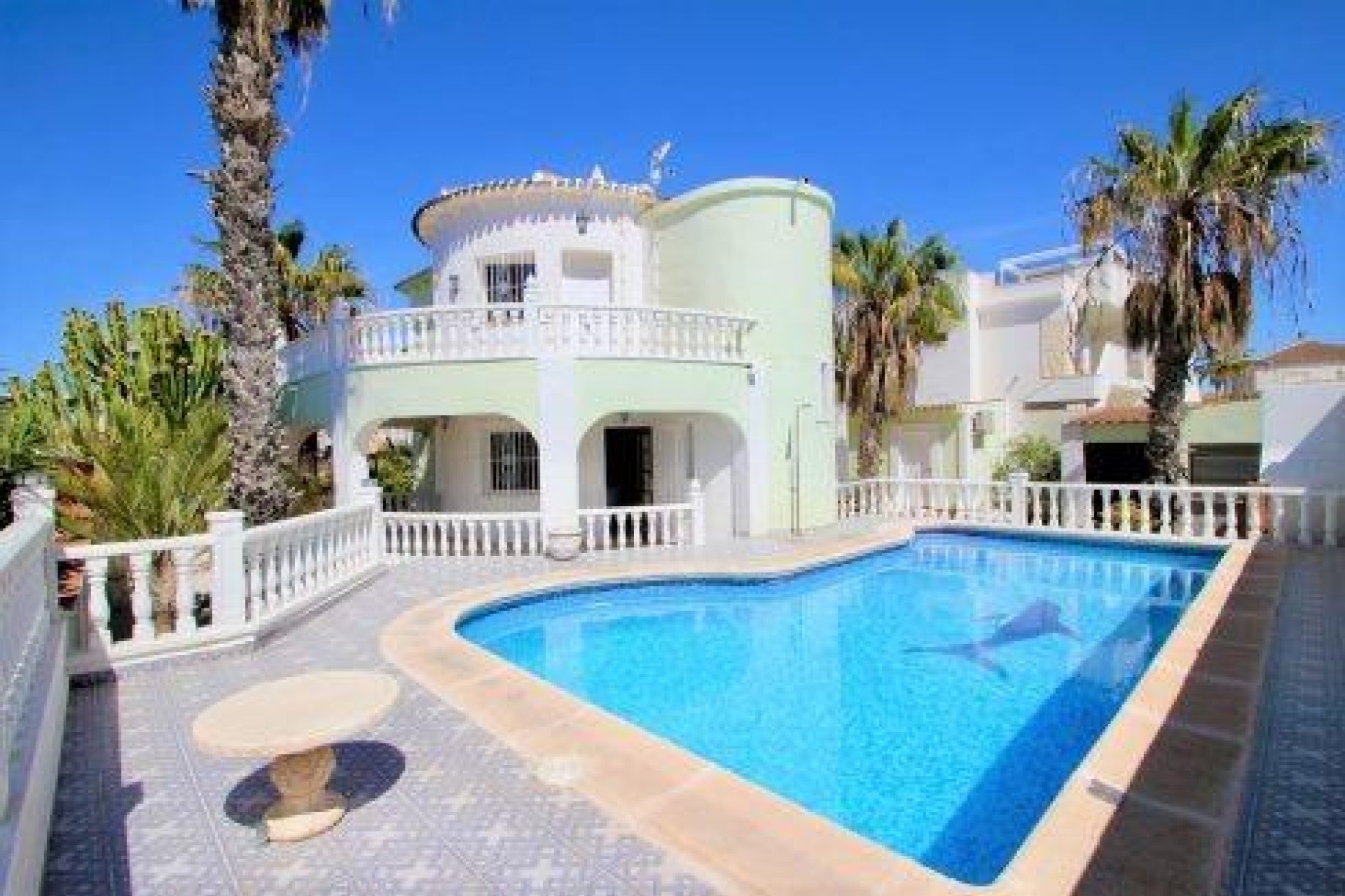 Resale - Villa -
Orihuela Costa - Villamartín