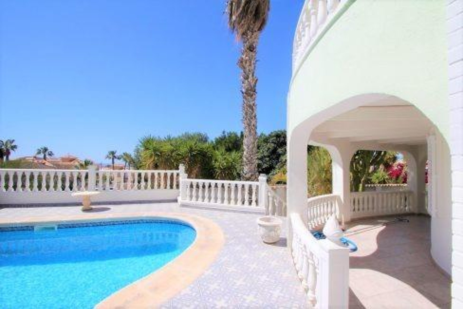 Resale - Villa -
Orihuela Costa - Villamartín