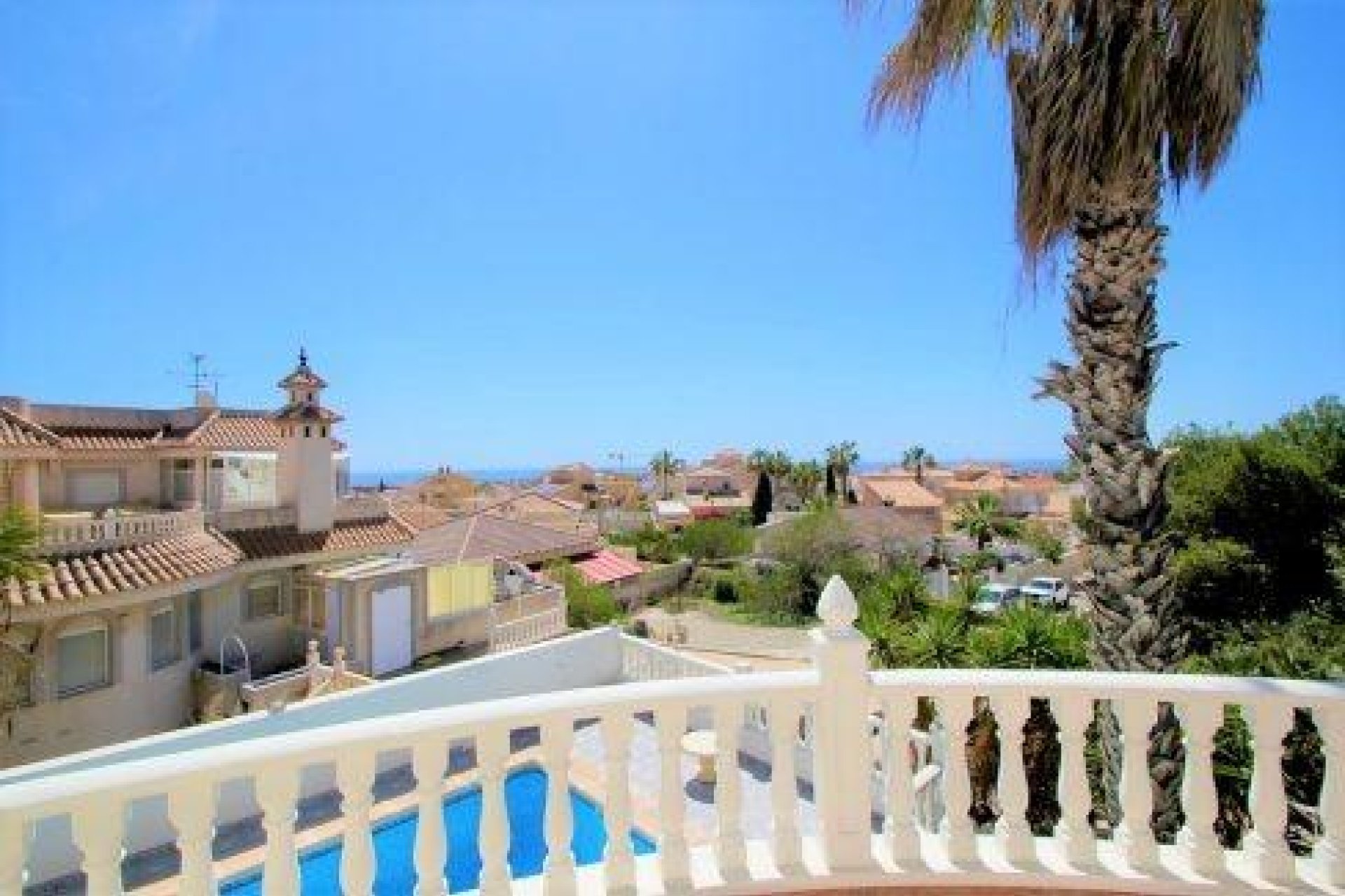 Resale - Villa -
Orihuela Costa - Villamartín