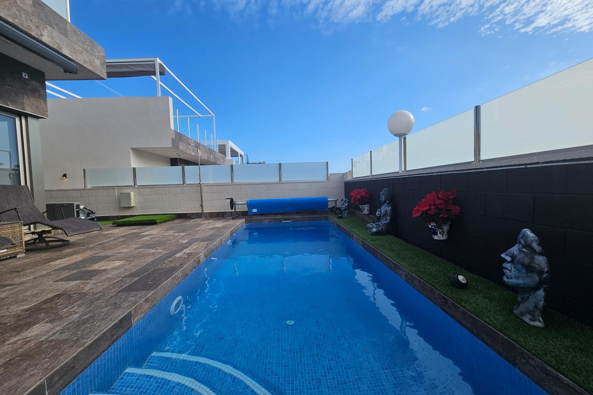 Resale - Villa -
Orihuela Costa - Villamartín