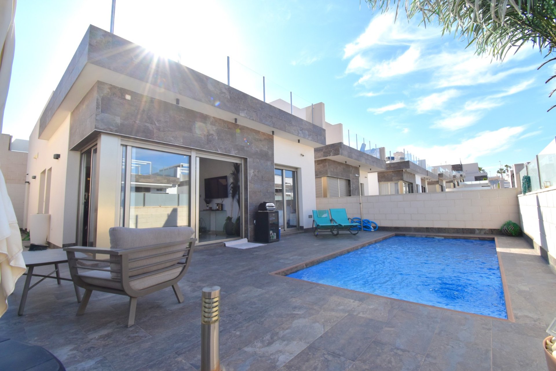 Resale - Villa -
Orihuela Costa - Villamartin