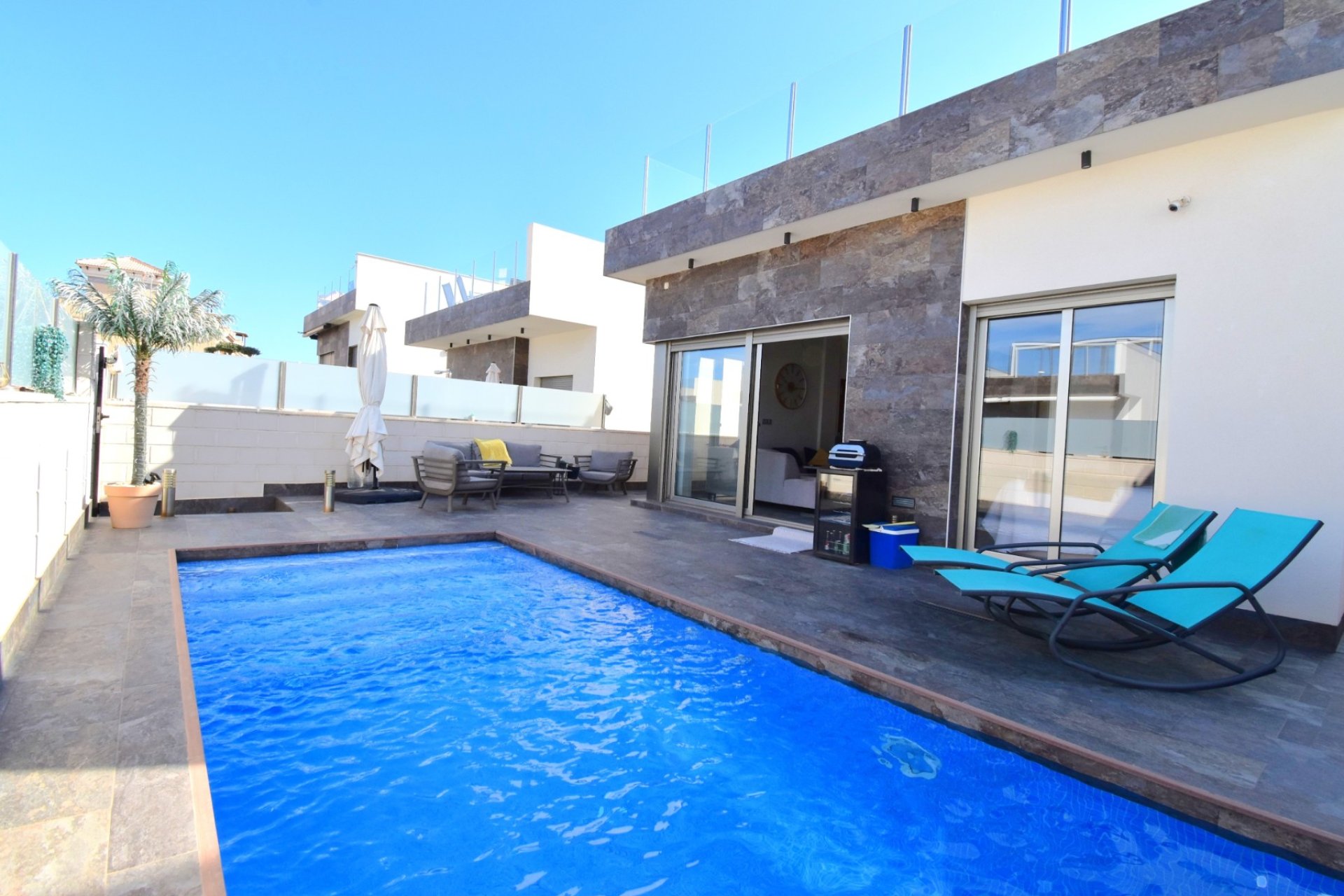 Resale - Villa -
Orihuela Costa - Villamartin