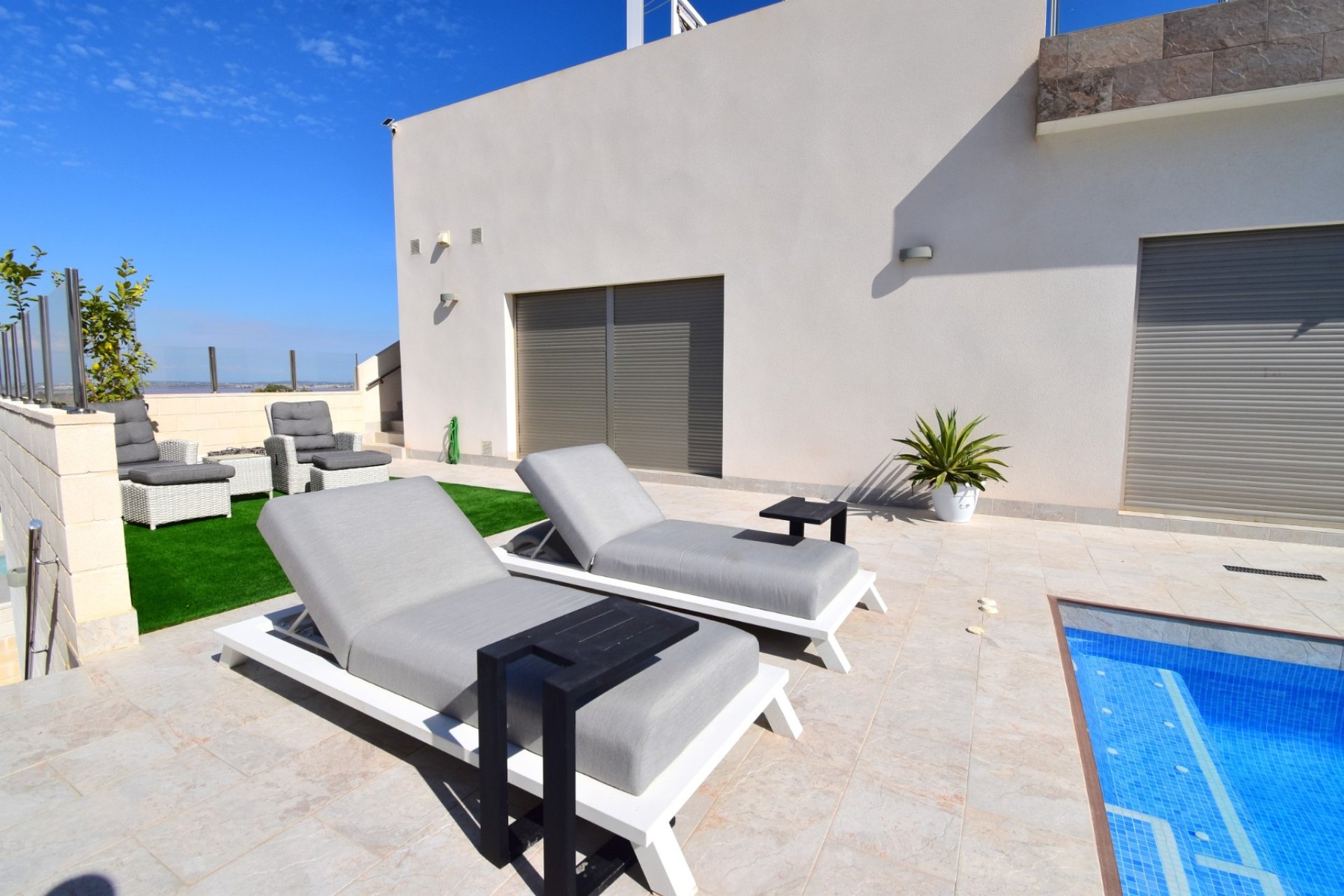 Resale - Villa -
Orihuela Costa - Villamartin