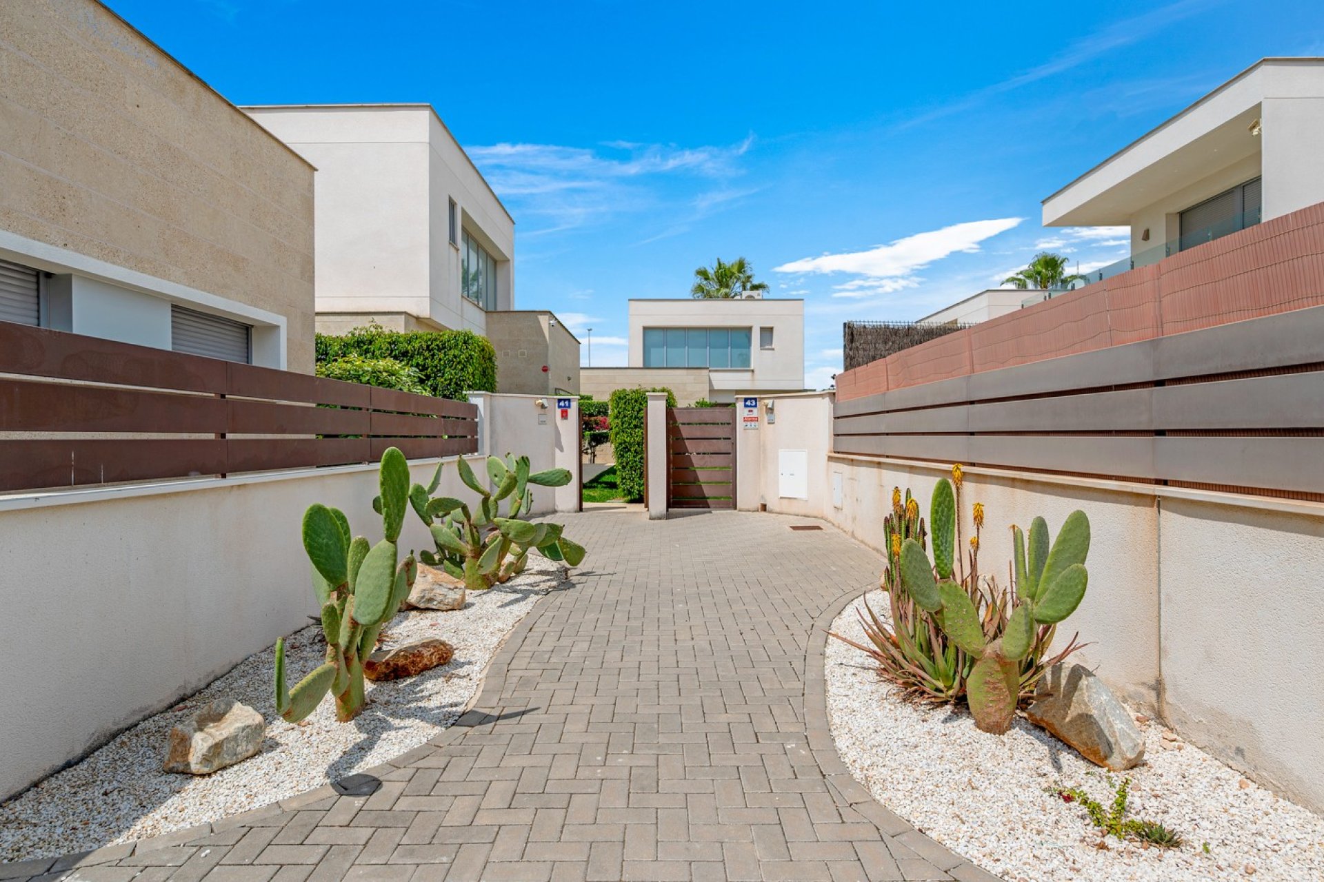 Resale - Villa -
Orihuela Costa - Vistabella