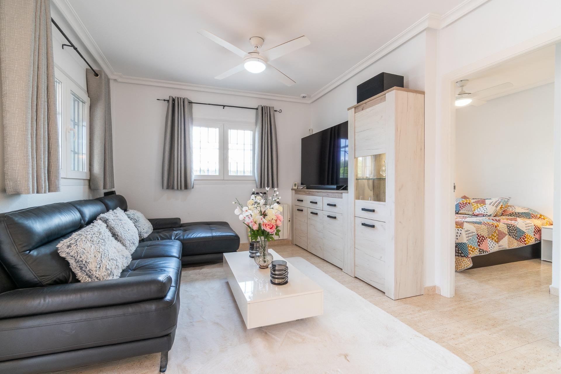 Resale - Villa -
Orihuela Costa - Zeniamar-Horizonte-La Campana