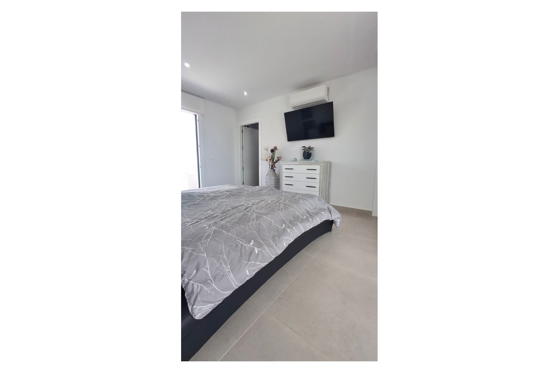 Resale - Villa -
Orihuela - Entre Naranjos Vistabella Golf