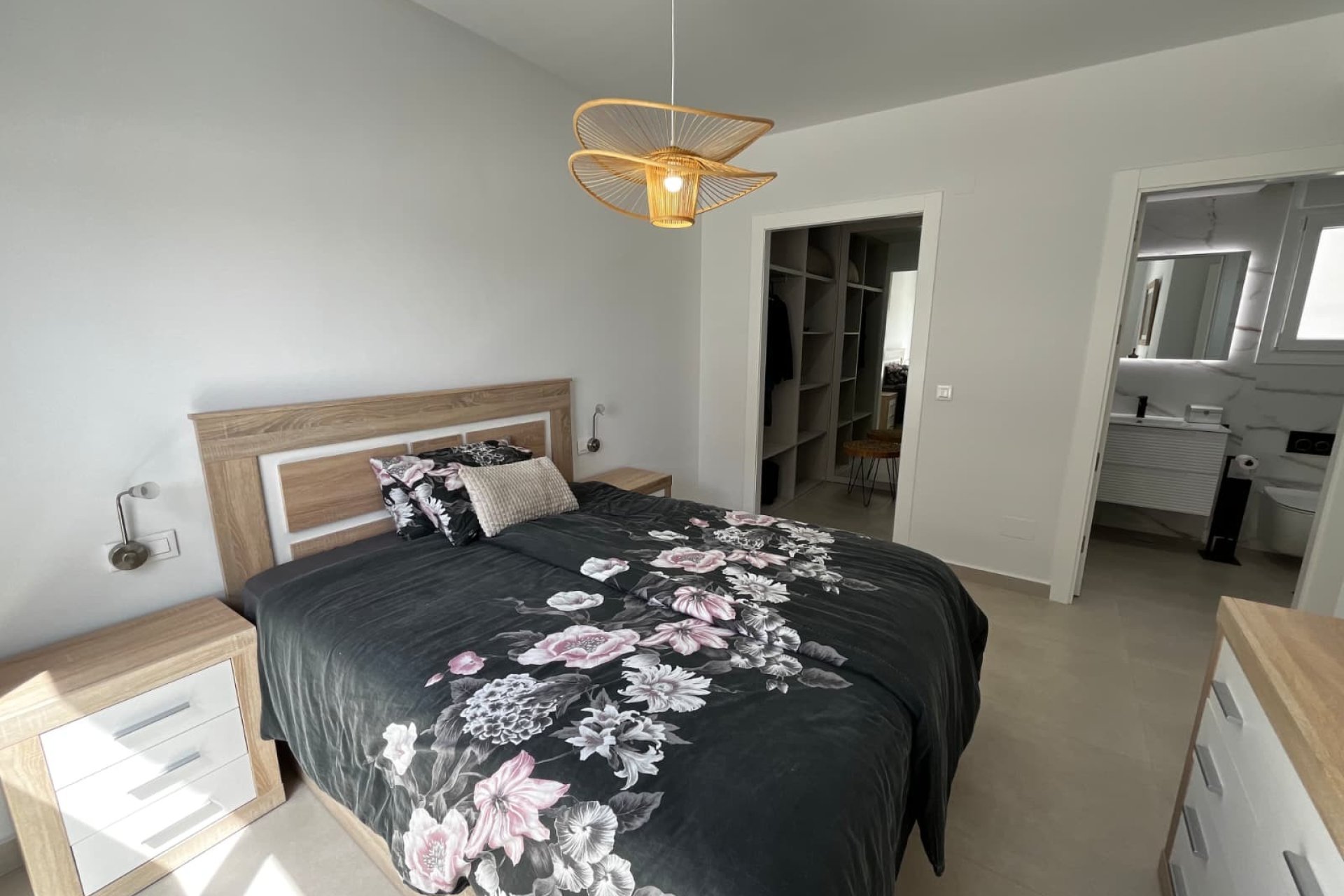 Resale - Villa -
Orihuela - Entre Naranjos Vistabella Golf