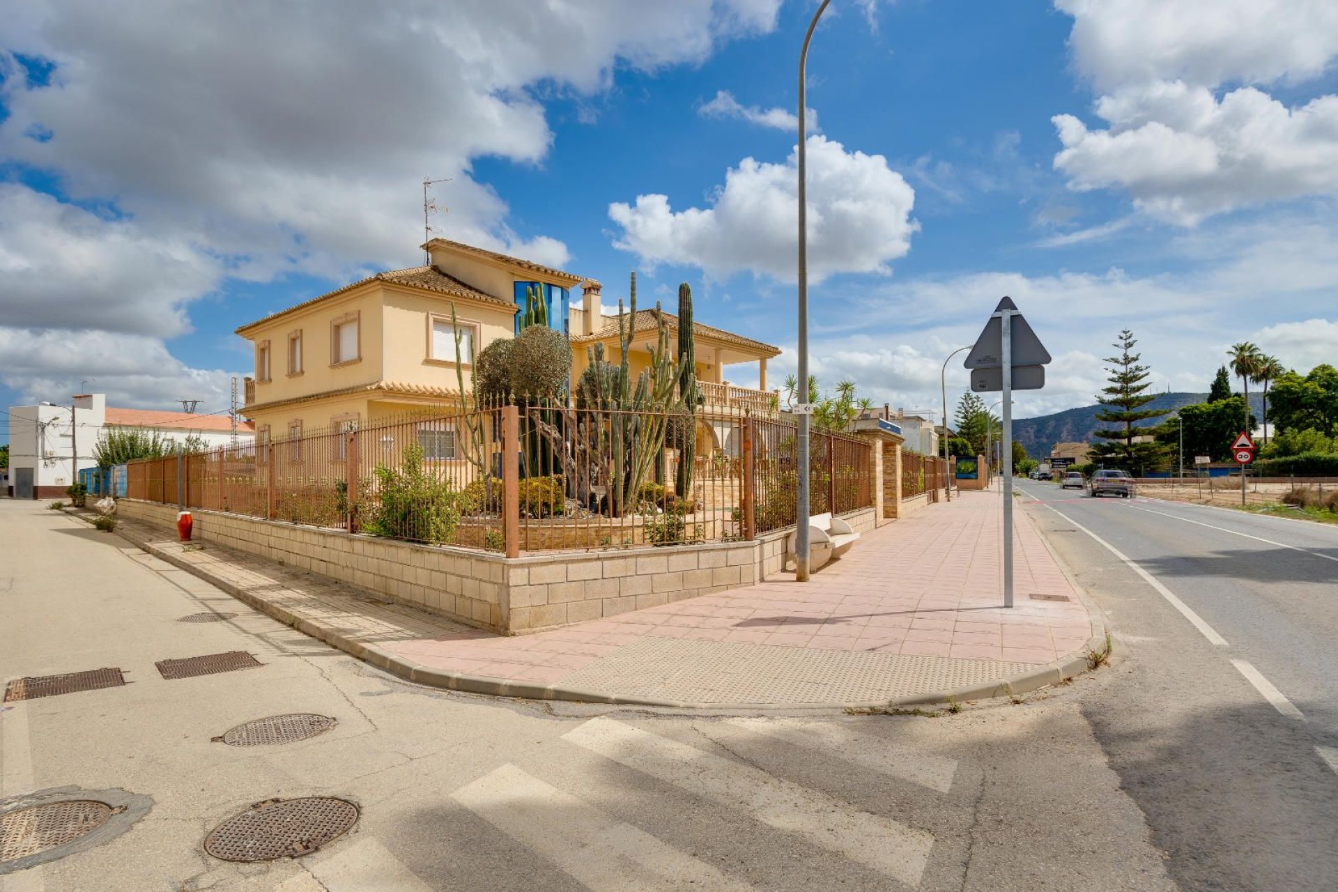 Resale - Villa -
Orihuela - Hurchillo