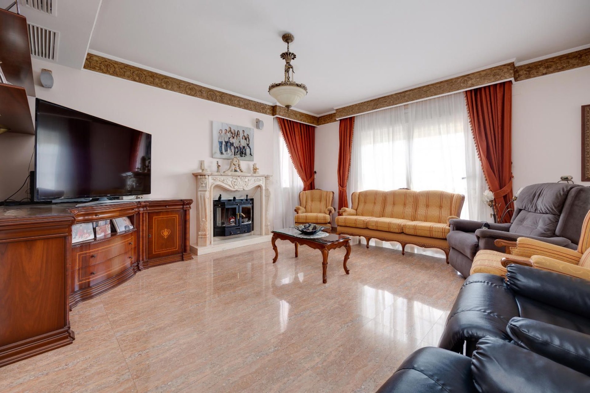 Resale - Villa -
Orihuela - Hurchillo