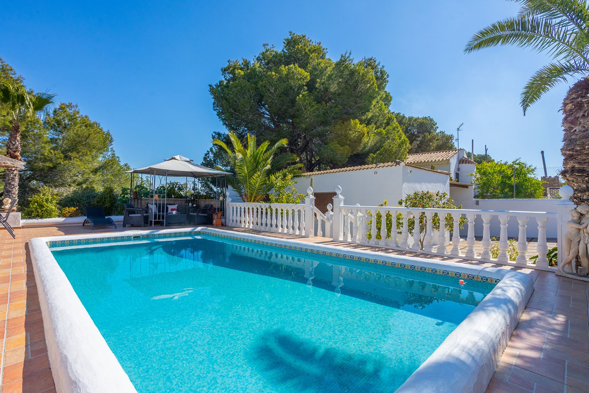 Resale - Villa -
Orihuela - Orihuela Costa