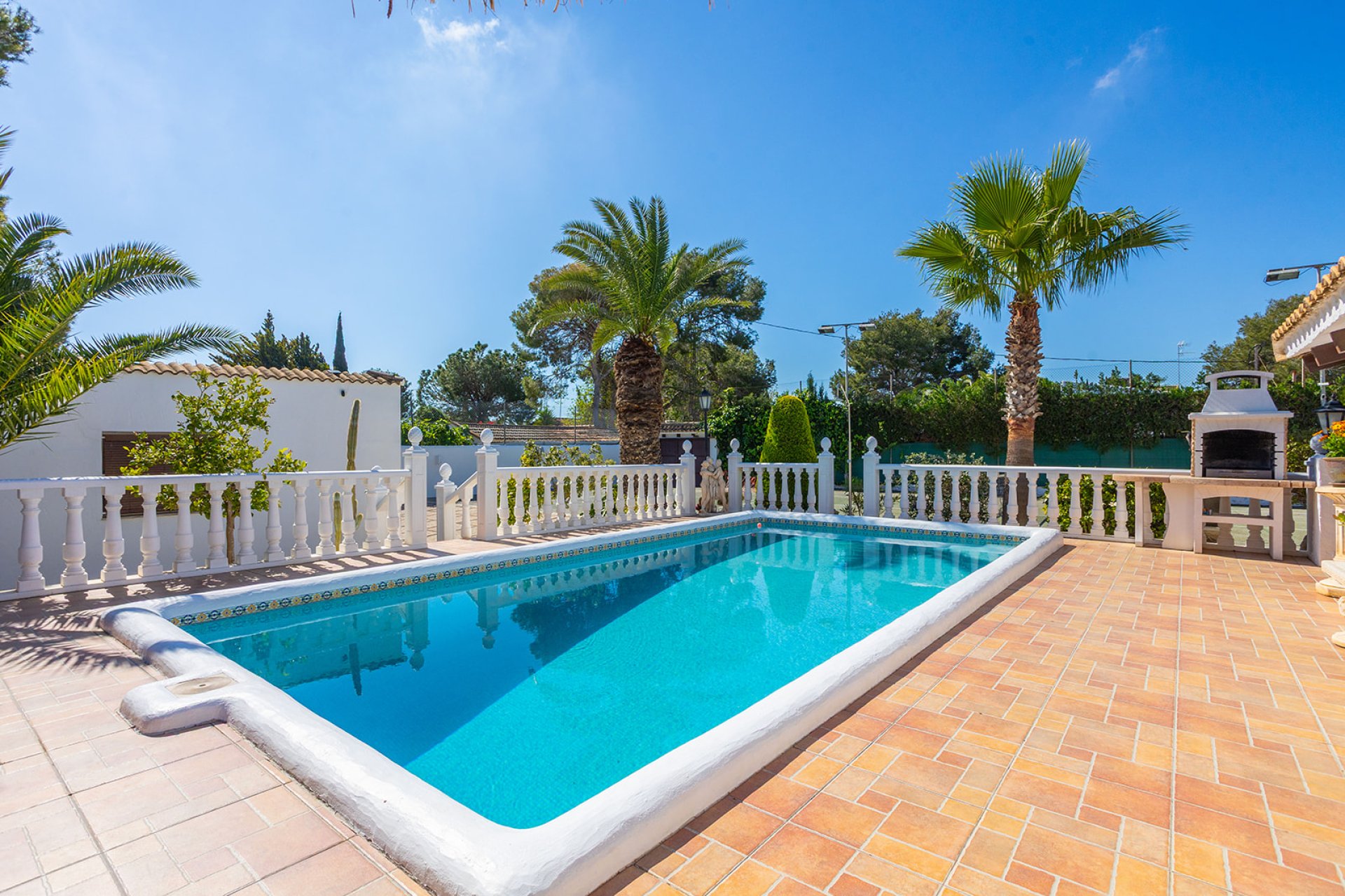 Resale - Villa -
Orihuela - Orihuela Costa