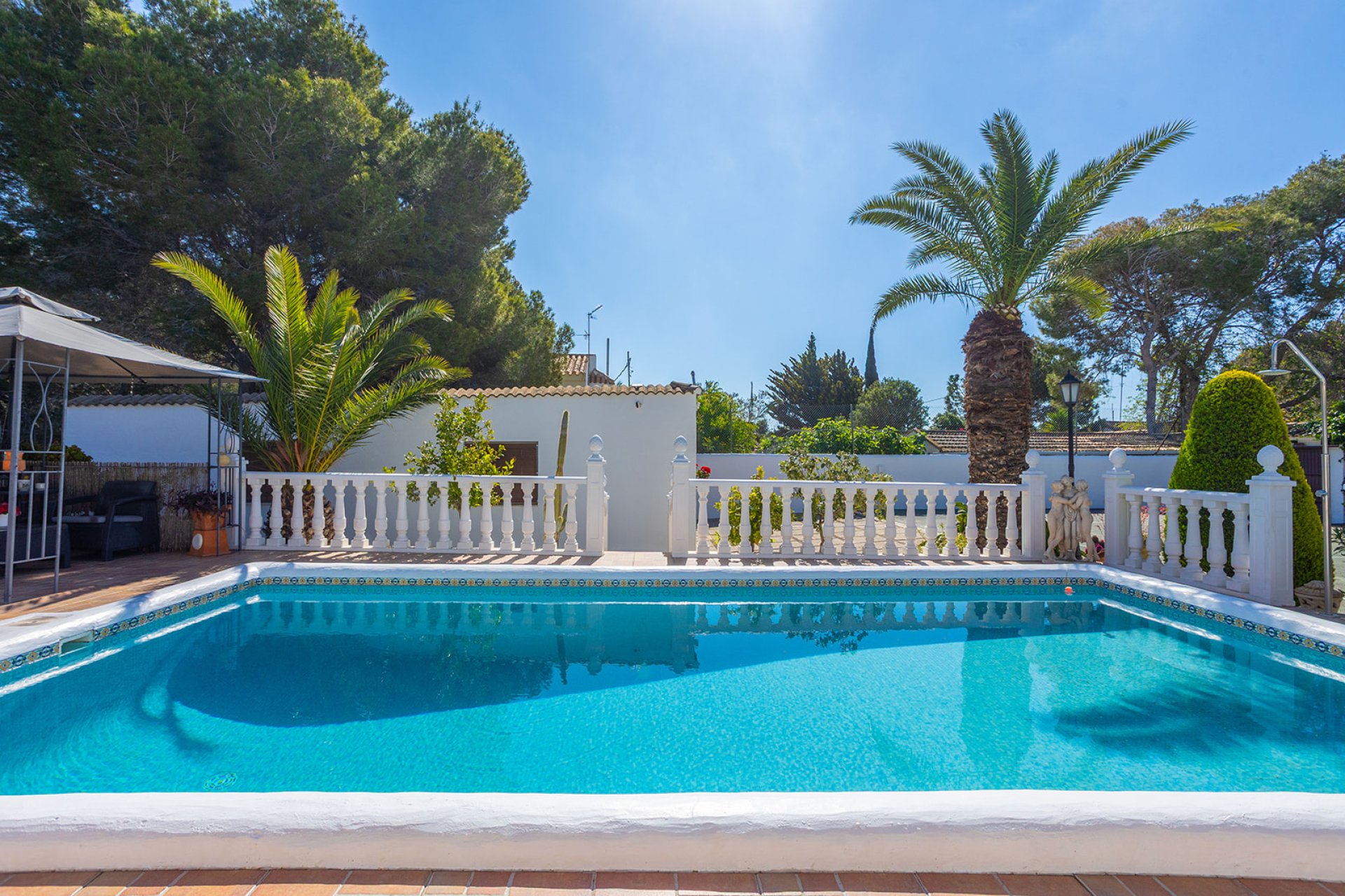 Resale - Villa -
Orihuela - Orihuela Costa