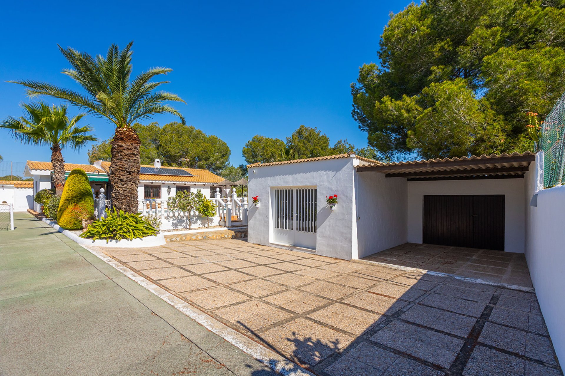 Resale - Villa -
Orihuela - Orihuela Costa