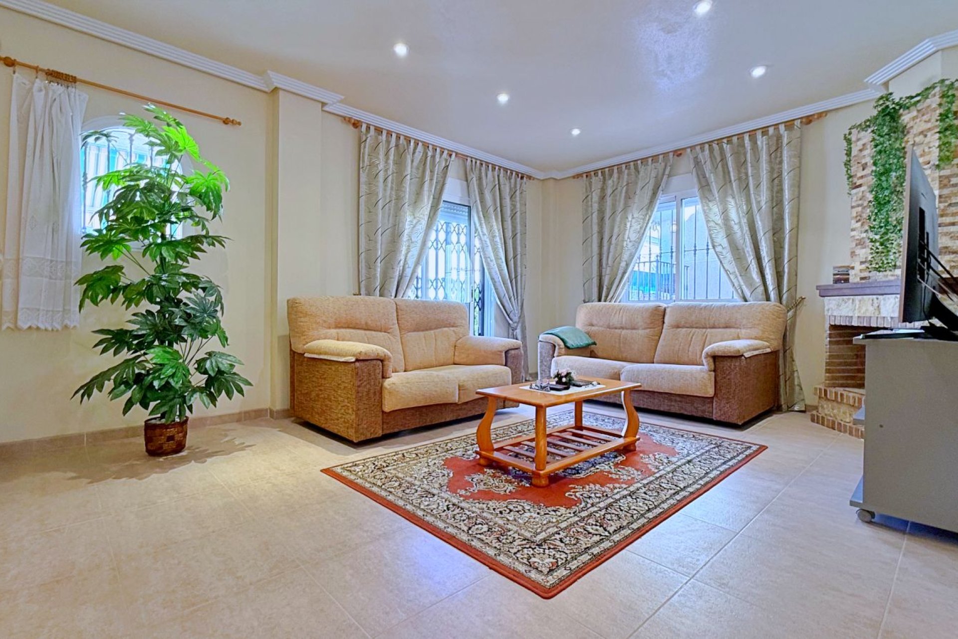 Resale - Villa -
Orihuela - Orihuela Costa