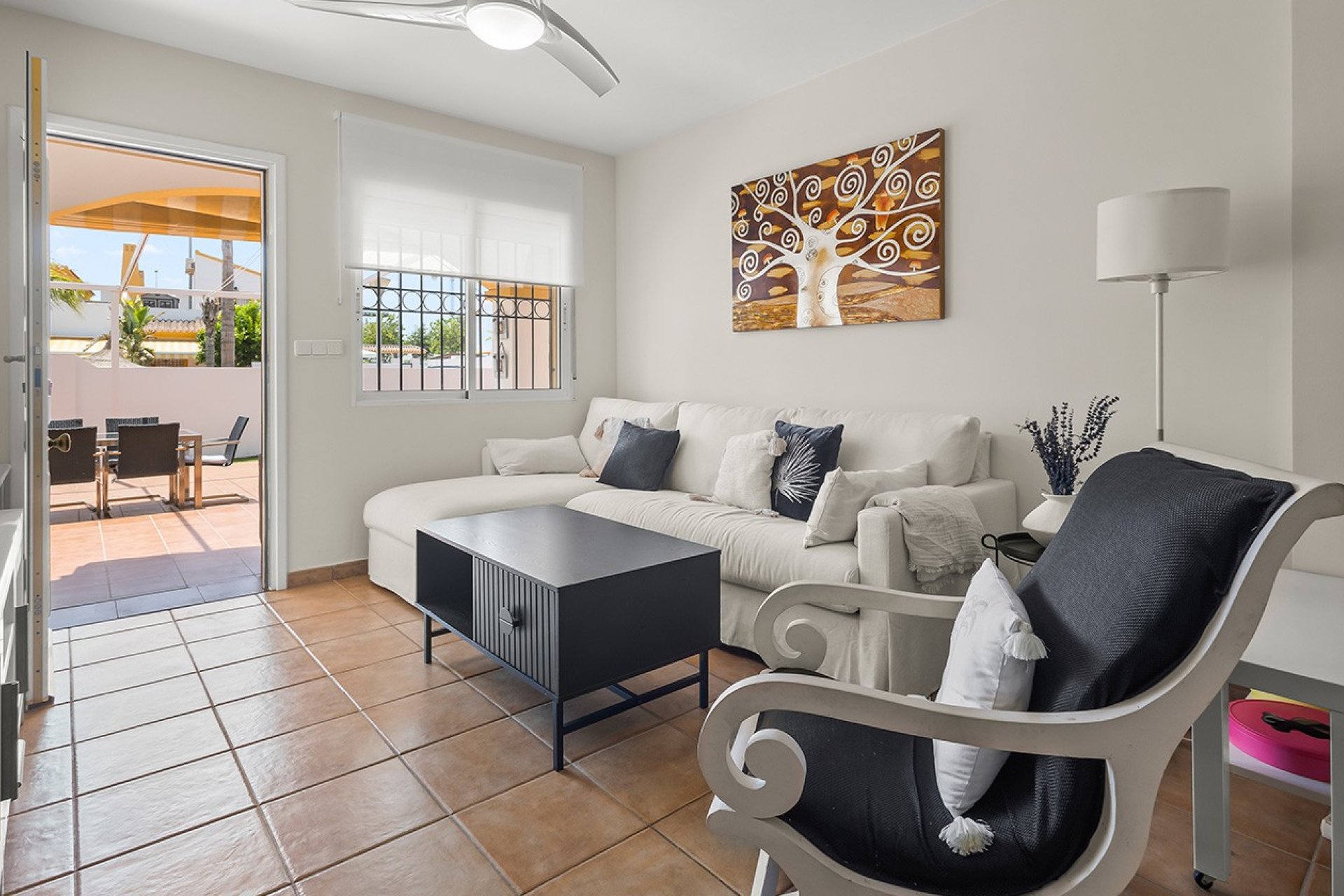 Resale - Villa -
Pilar de la Horadada - Pueblo Latino