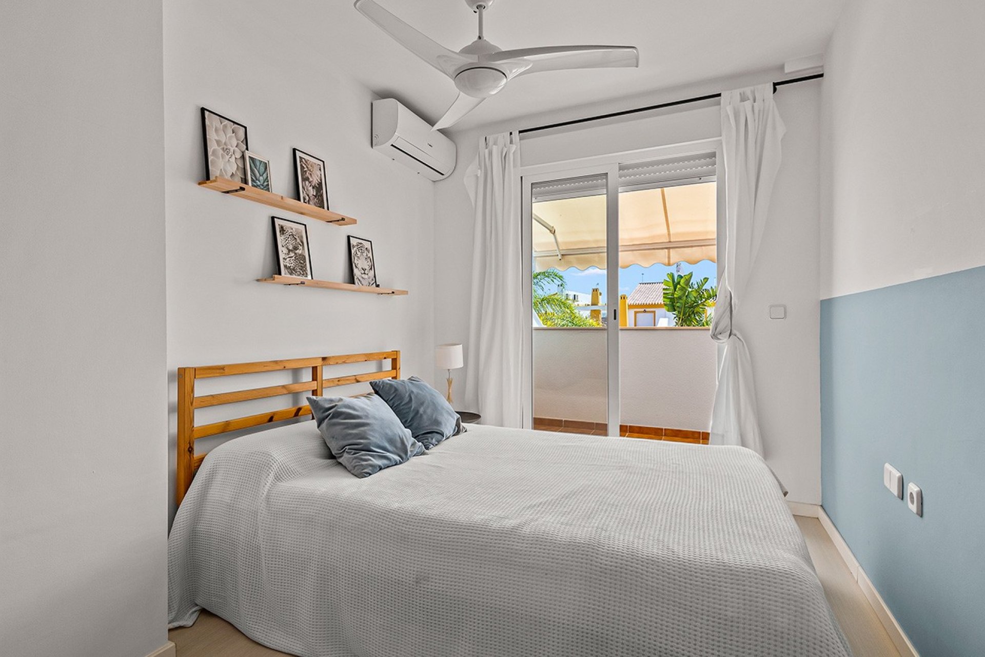 Resale - Villa -
Pilar de la Horadada - Pueblo Latino