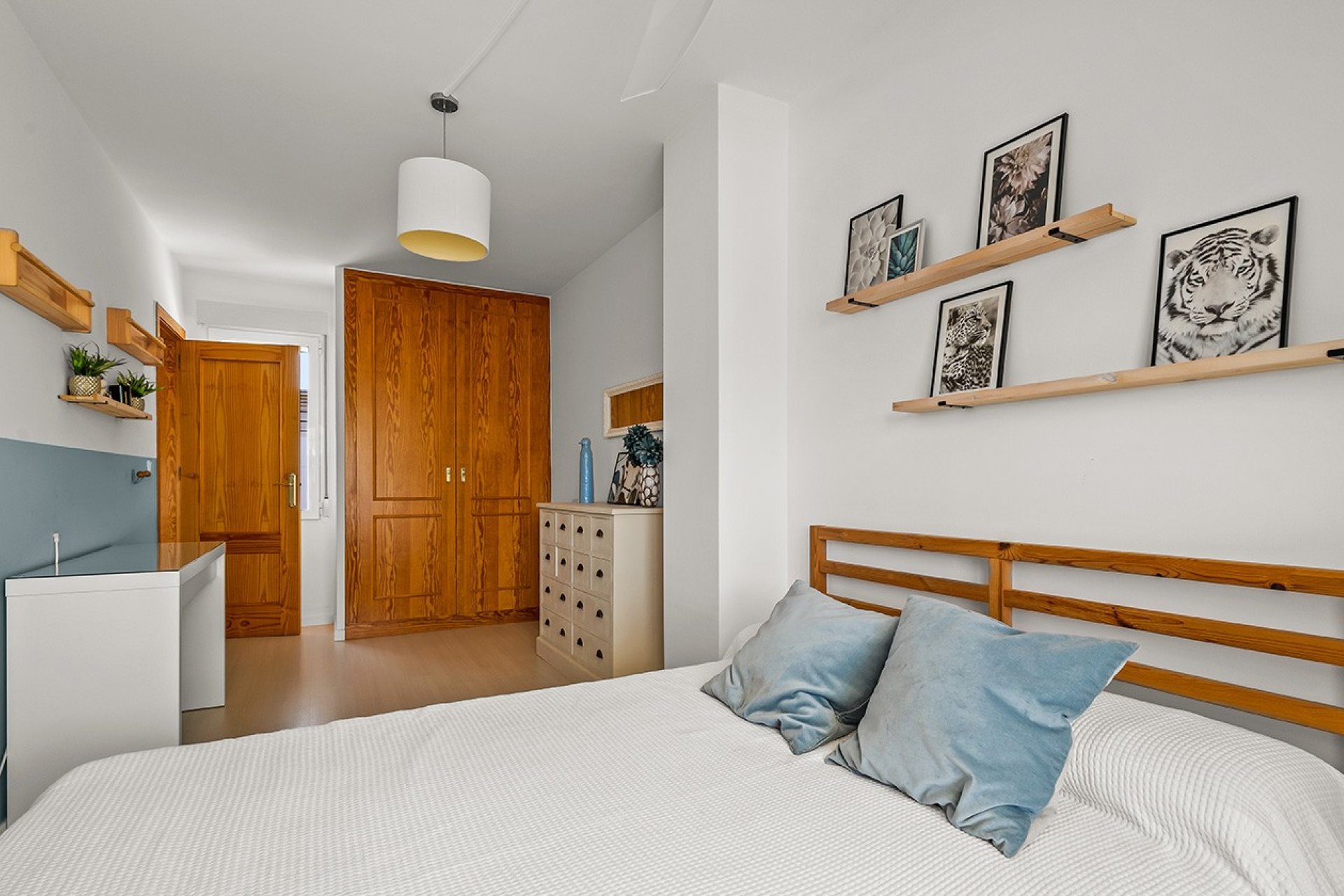 Resale - Villa -
Pilar de la Horadada - Pueblo Latino