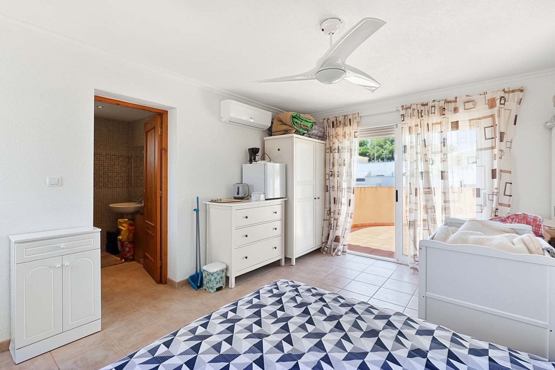 Resale - Villa -
Pinar de Campoverde - Pinar de Campoverde - Village