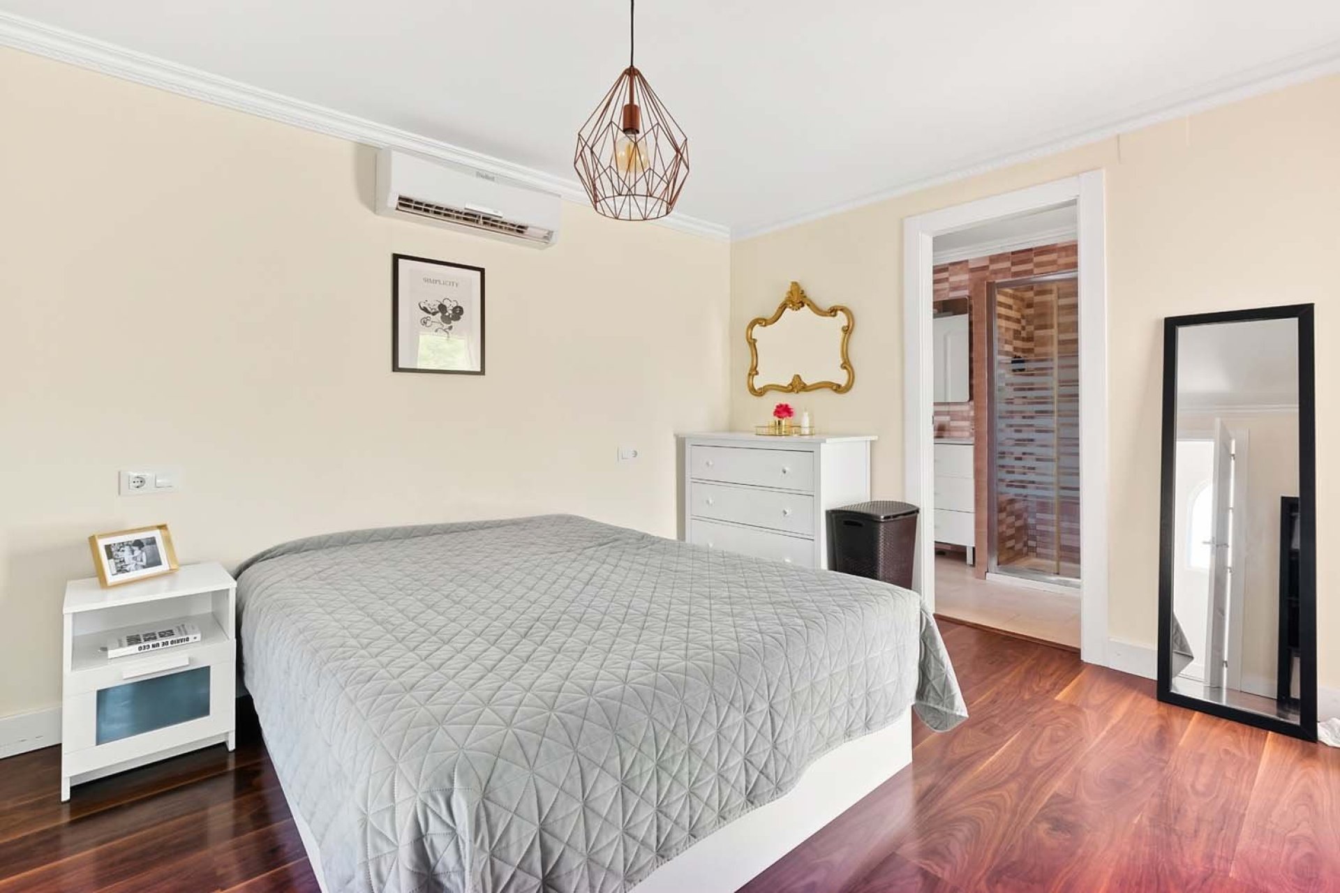 Resale - Villa -
Pinar de Campoverde - Pinar de Campoverde - Village