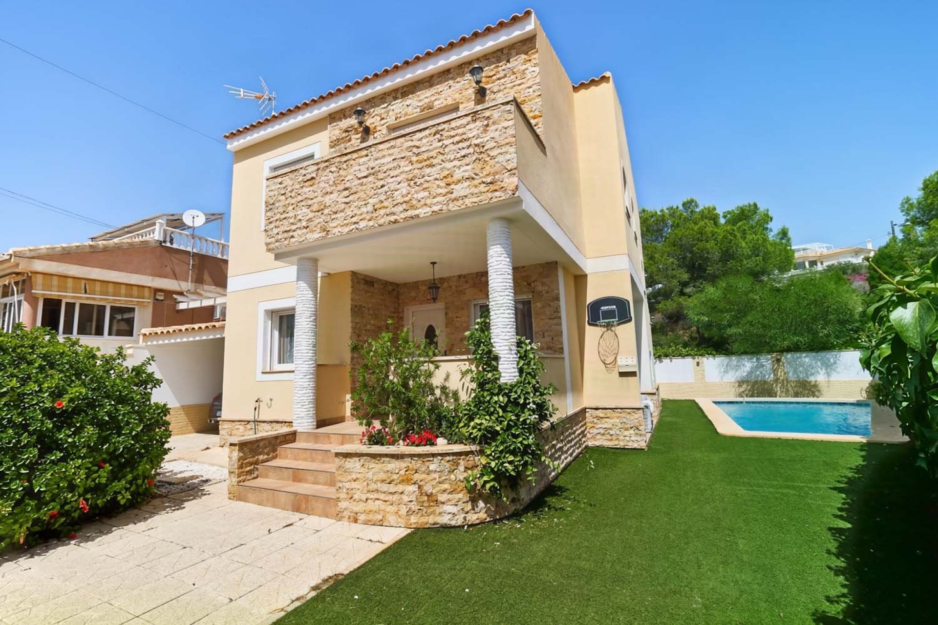Resale - Villa -
Pinar de Campoverde - Pinar de Campoverde - Village