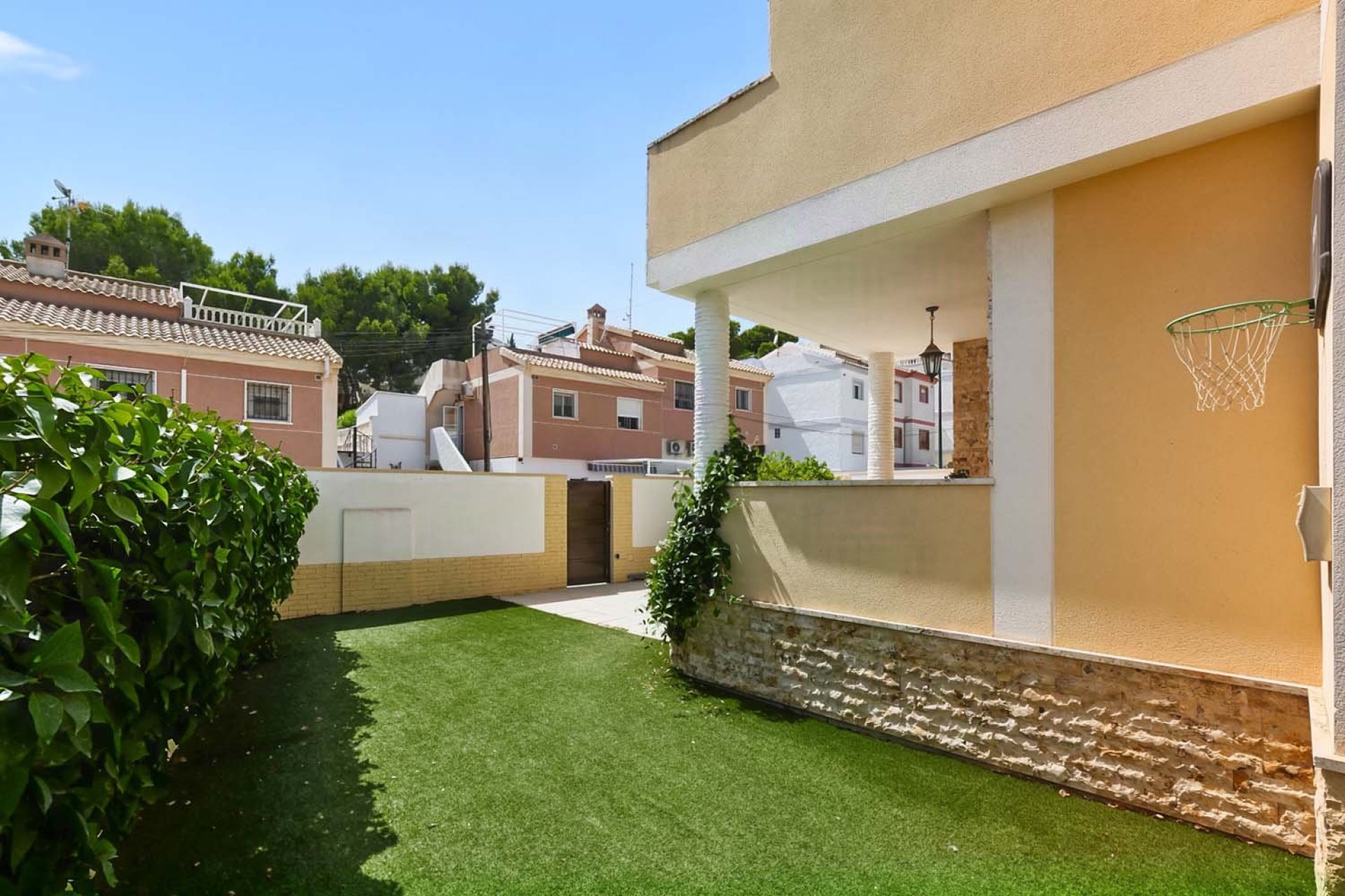 Resale - Villa -
Pinar de Campoverde - Pinar de Campoverde - Village
