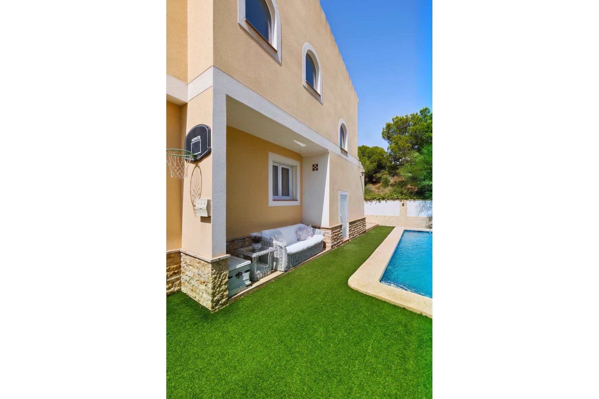 Resale - Villa -
Pinar de Campoverde - Pinar de Campoverde - Village