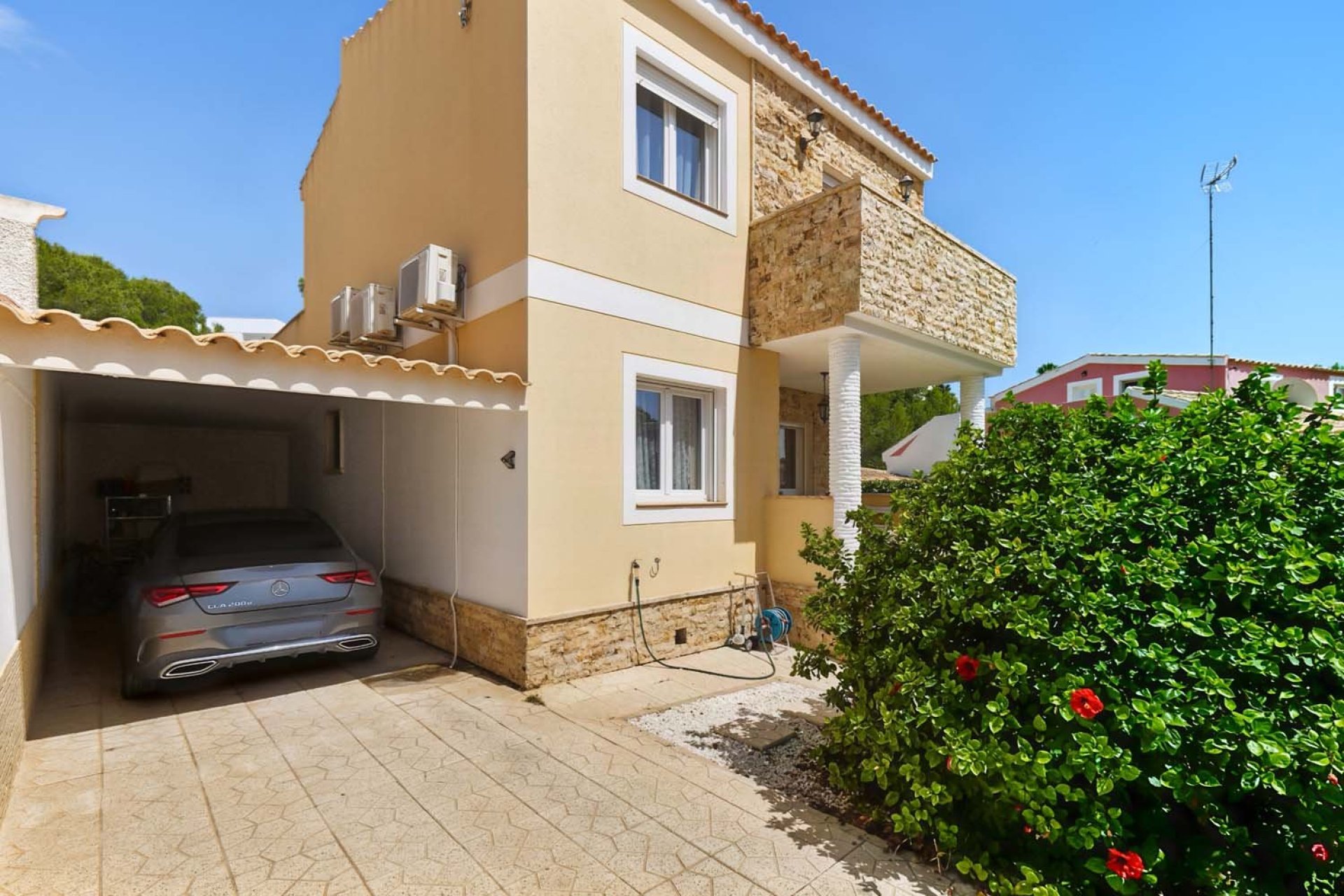 Resale - Villa -
Pinar de Campoverde - Pinar de Campoverde - Village