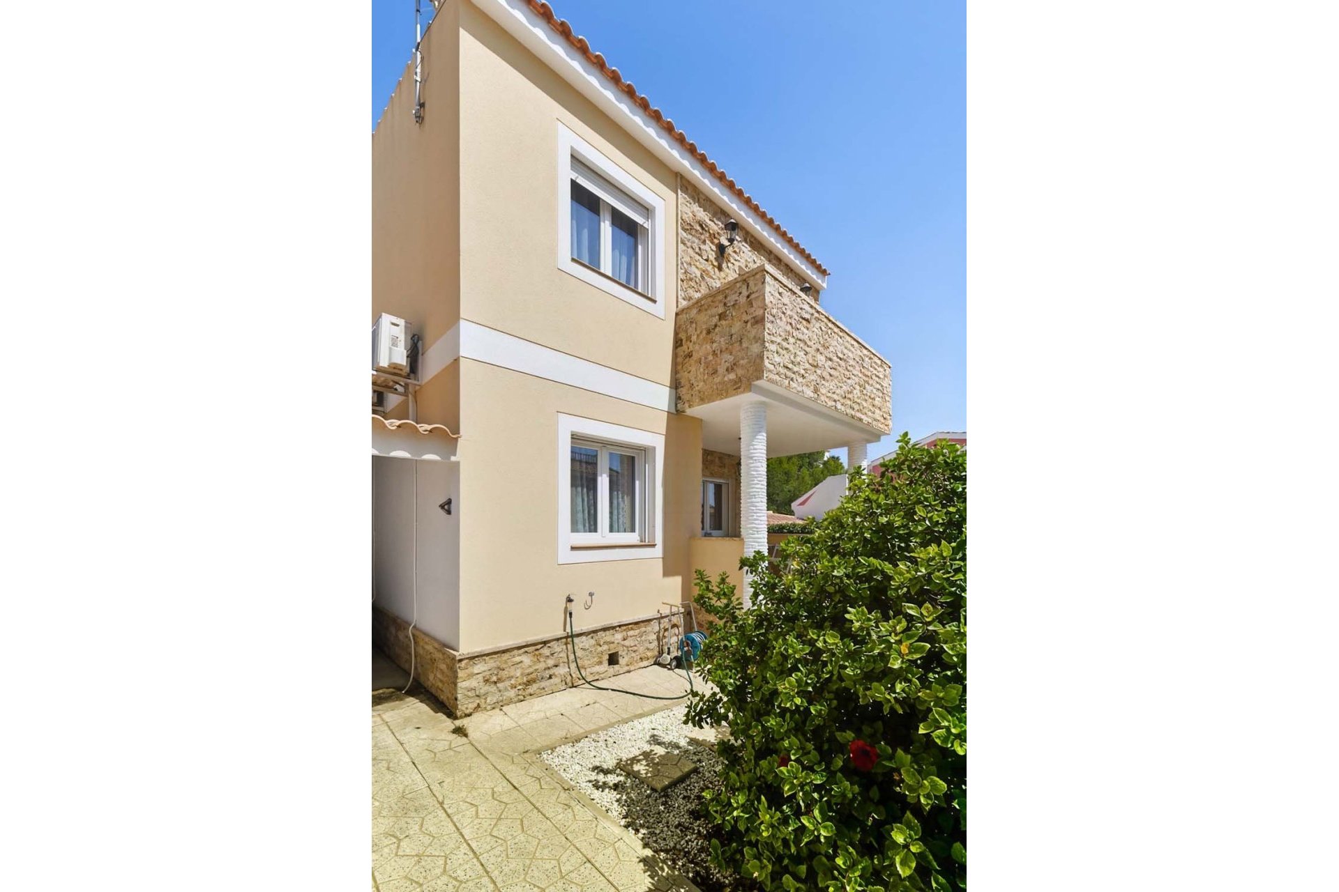 Resale - Villa -
Pinar de Campoverde - Pinar de Campoverde - Village