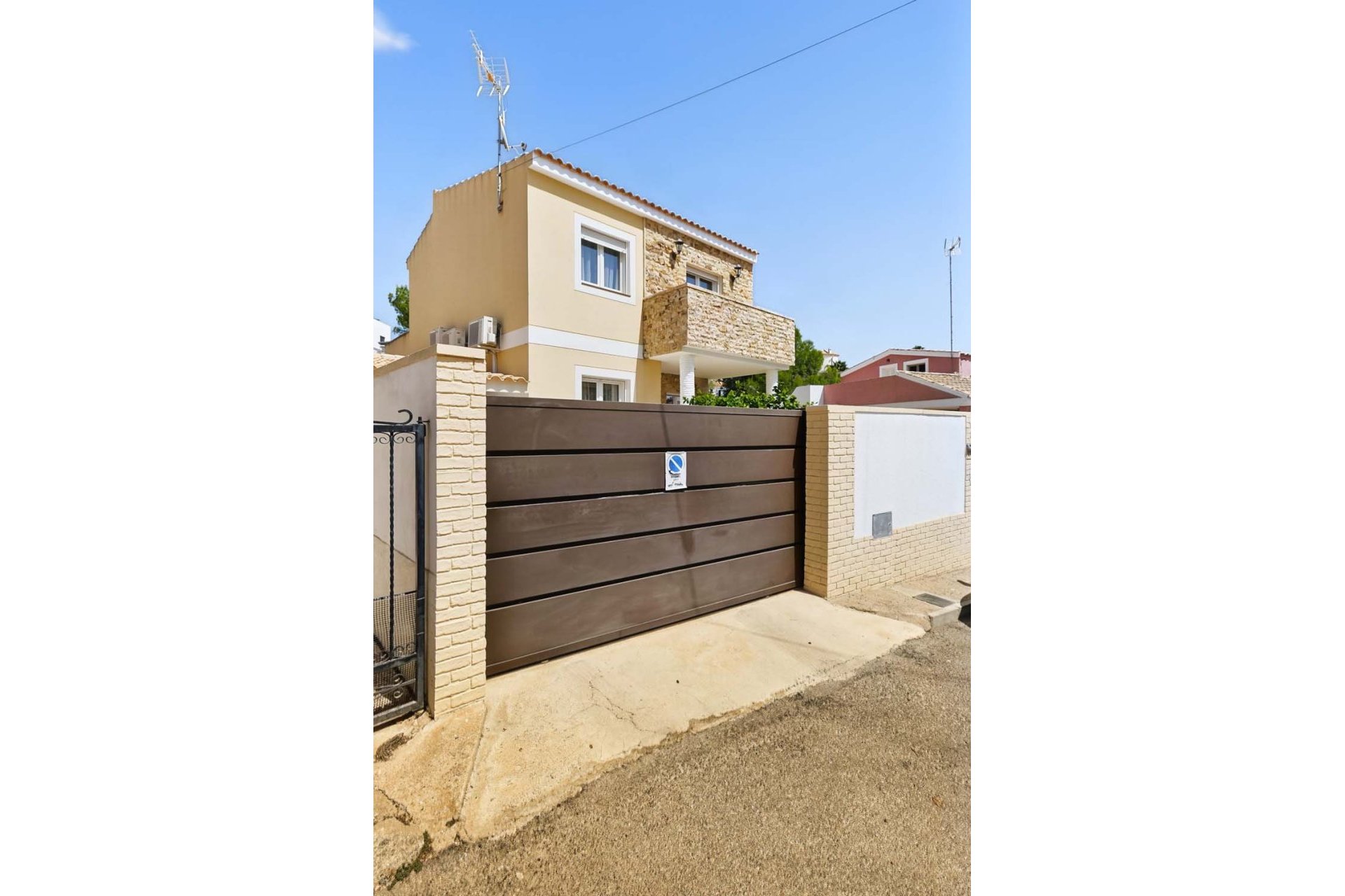 Resale - Villa -
Pinar de Campoverde - Pinar de Campoverde - Village