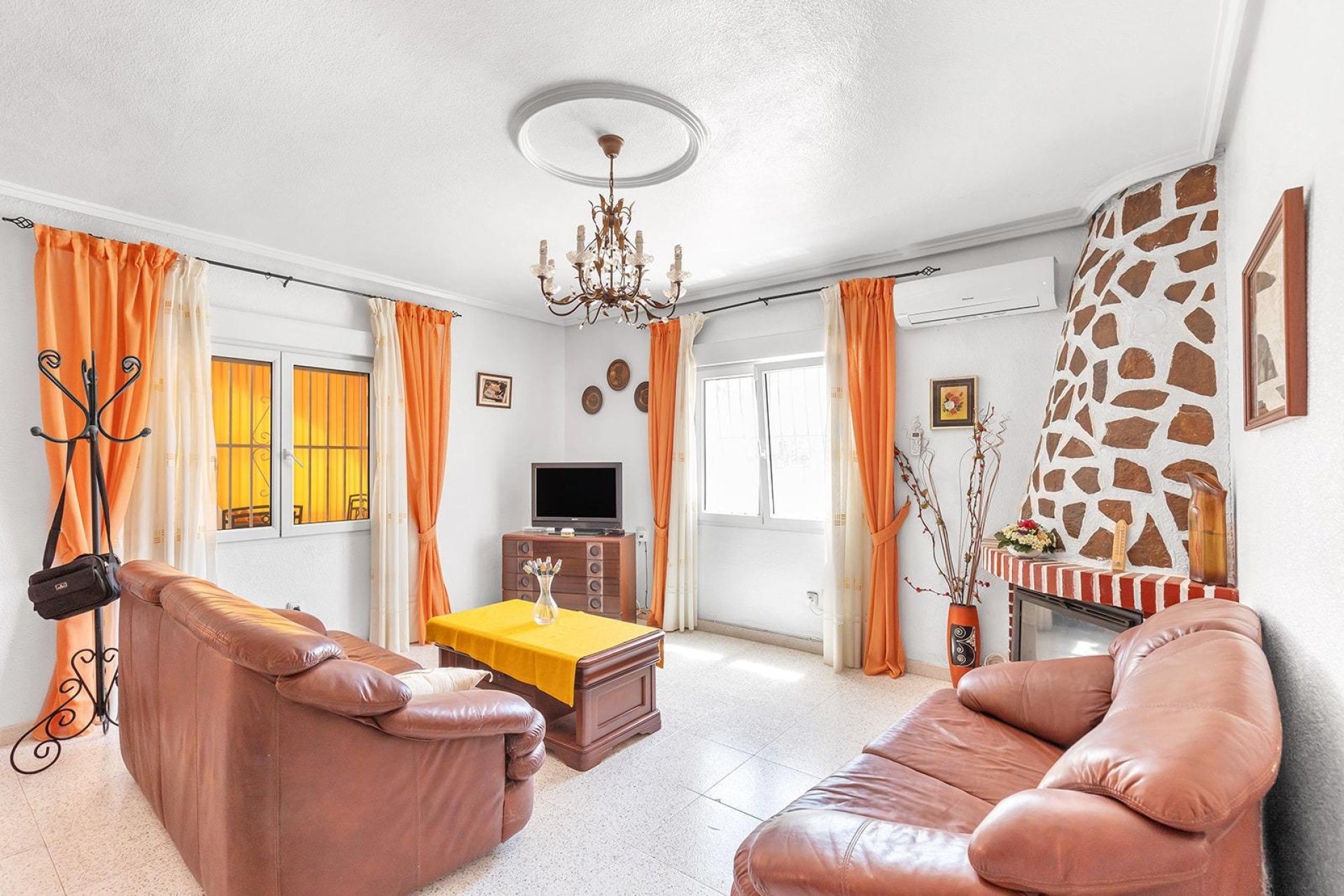 Resale - Villa -
Rojales - Centro de la Ciudad Quesada