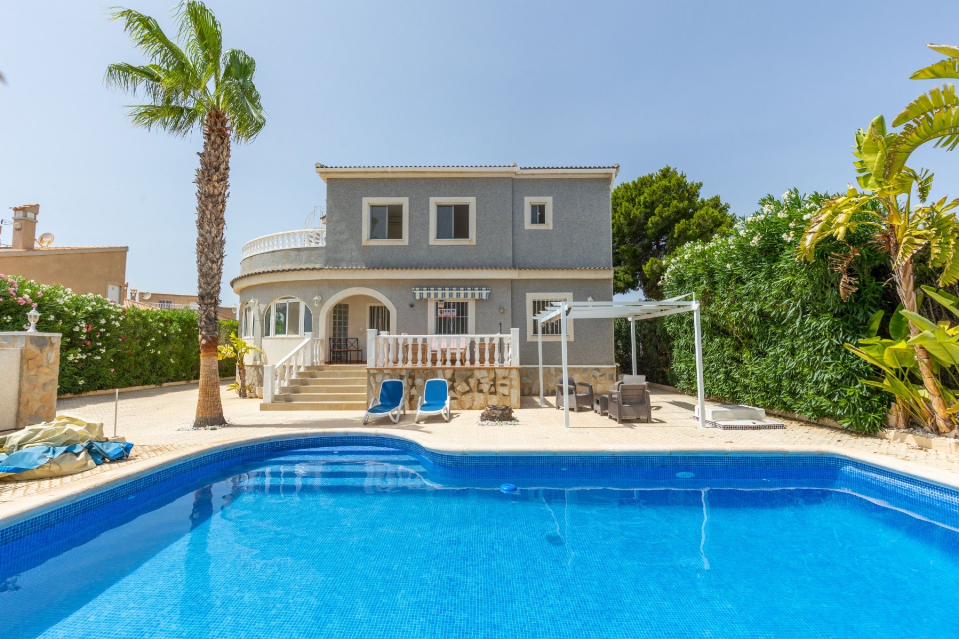 Resale - Villa -
San Isidro - La Marina