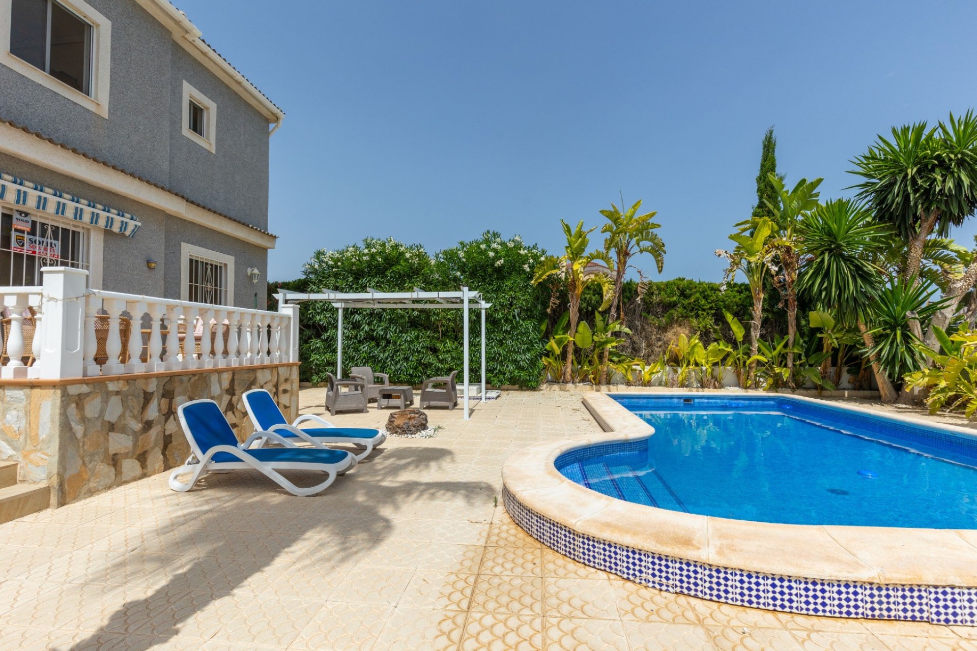 Resale - Villa -
San Isidro - La Marina