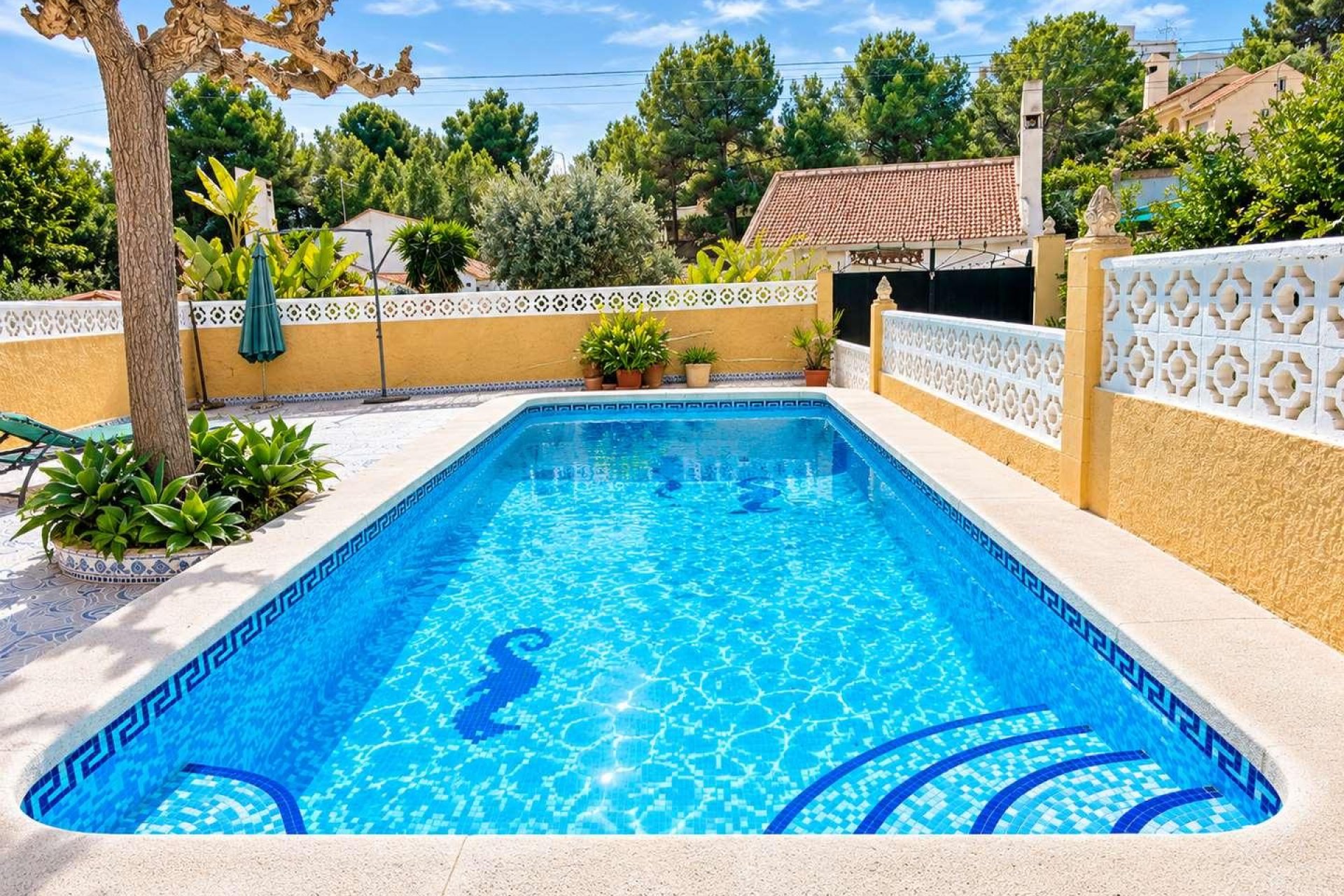 Resale - Villa -
San Miguel de Salinas - Ciudad De Las Comunicaciones