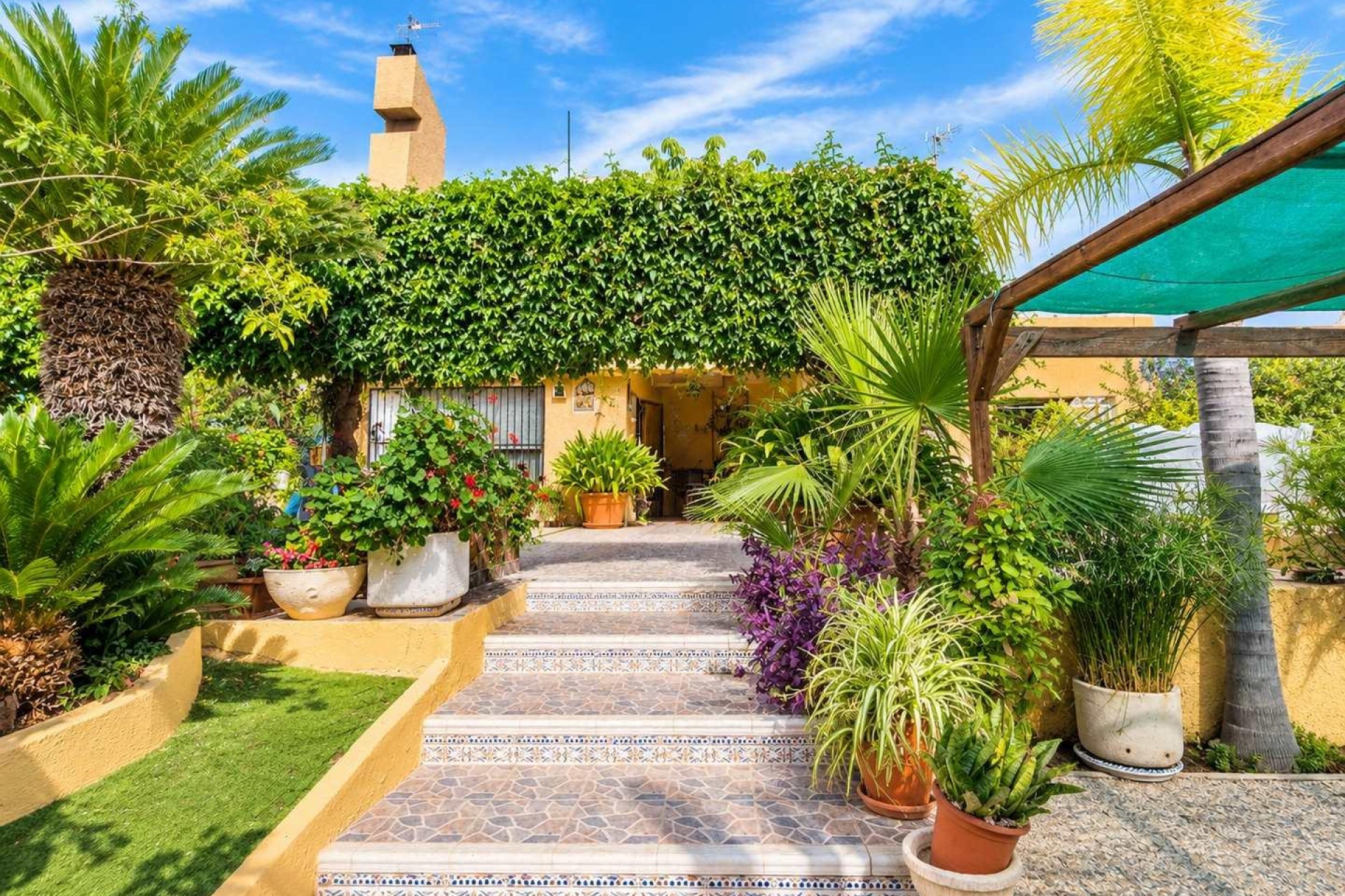 Resale - Villa -
San Miguel de Salinas - Ciudad De Las Comunicaciones