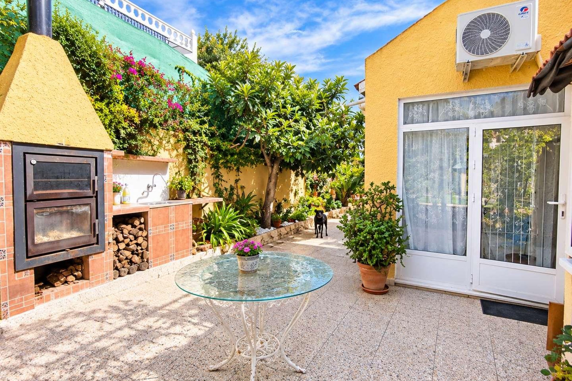 Resale - Villa -
San Miguel de Salinas - Ciudad De Las Comunicaciones