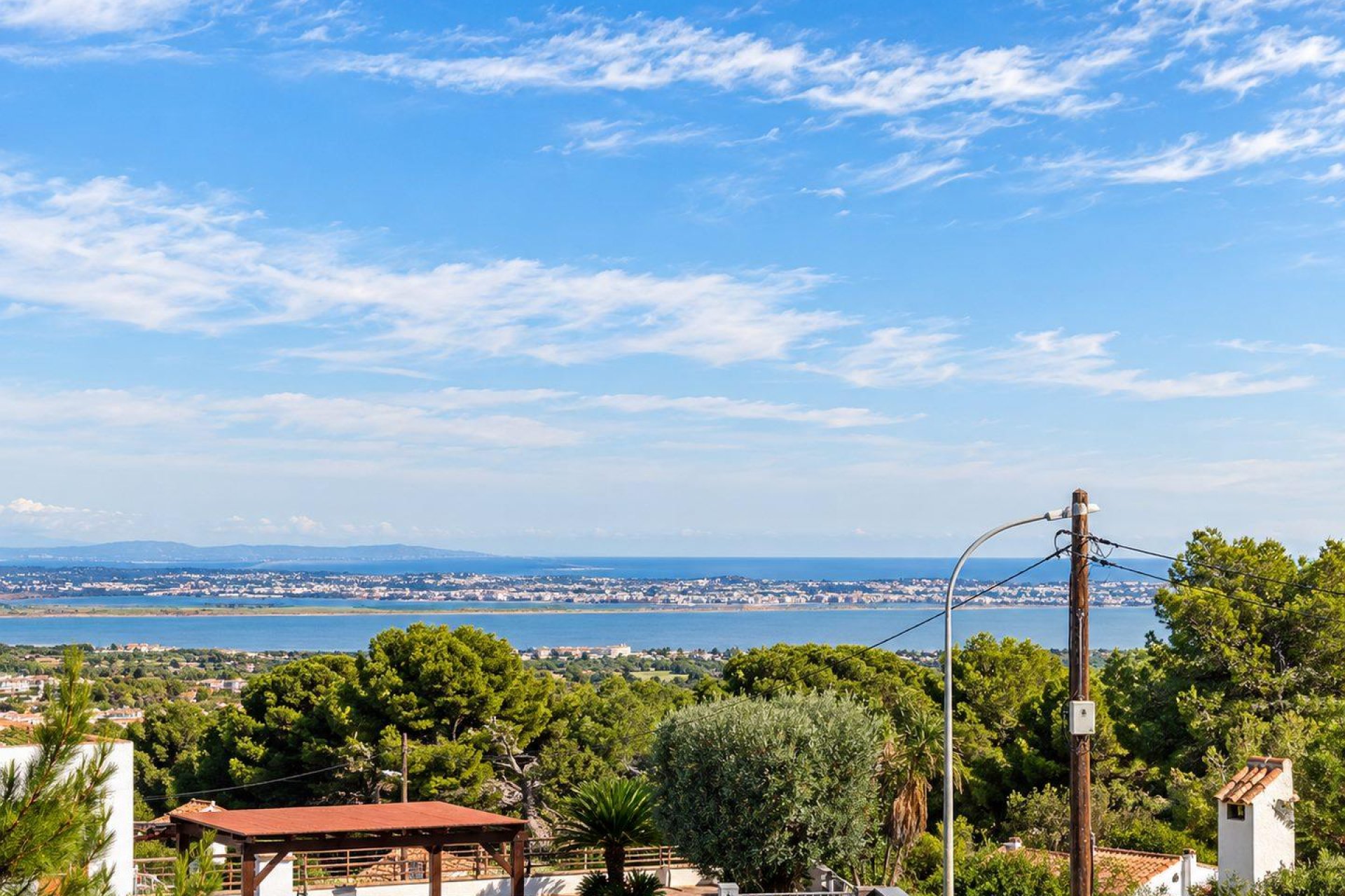 Resale - Villa -
San Miguel de Salinas - Ciudad De Las Comunicaciones