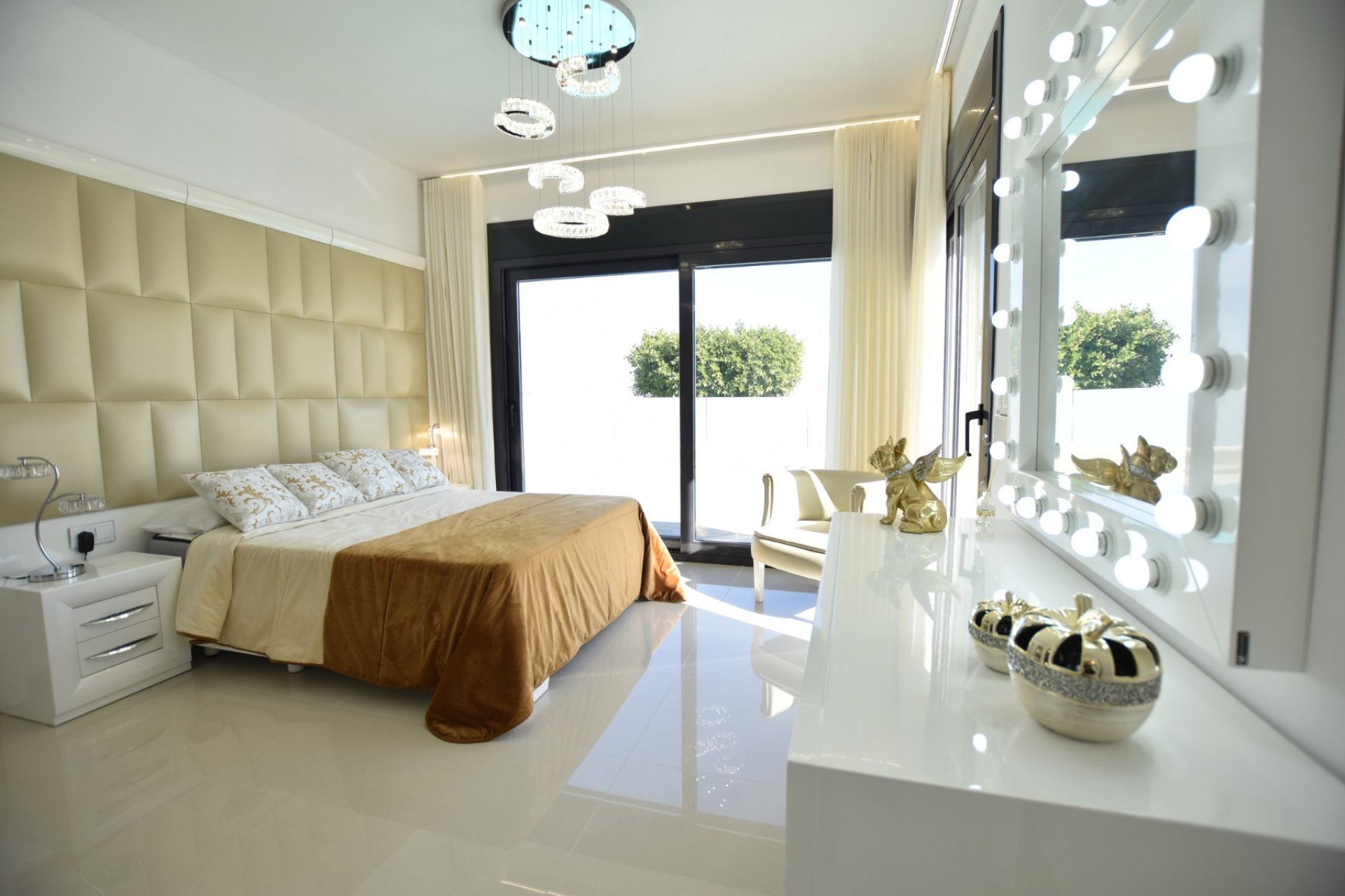 Resale - Villa -
San Miguel de Salinas - La Cañada - Los Alcores