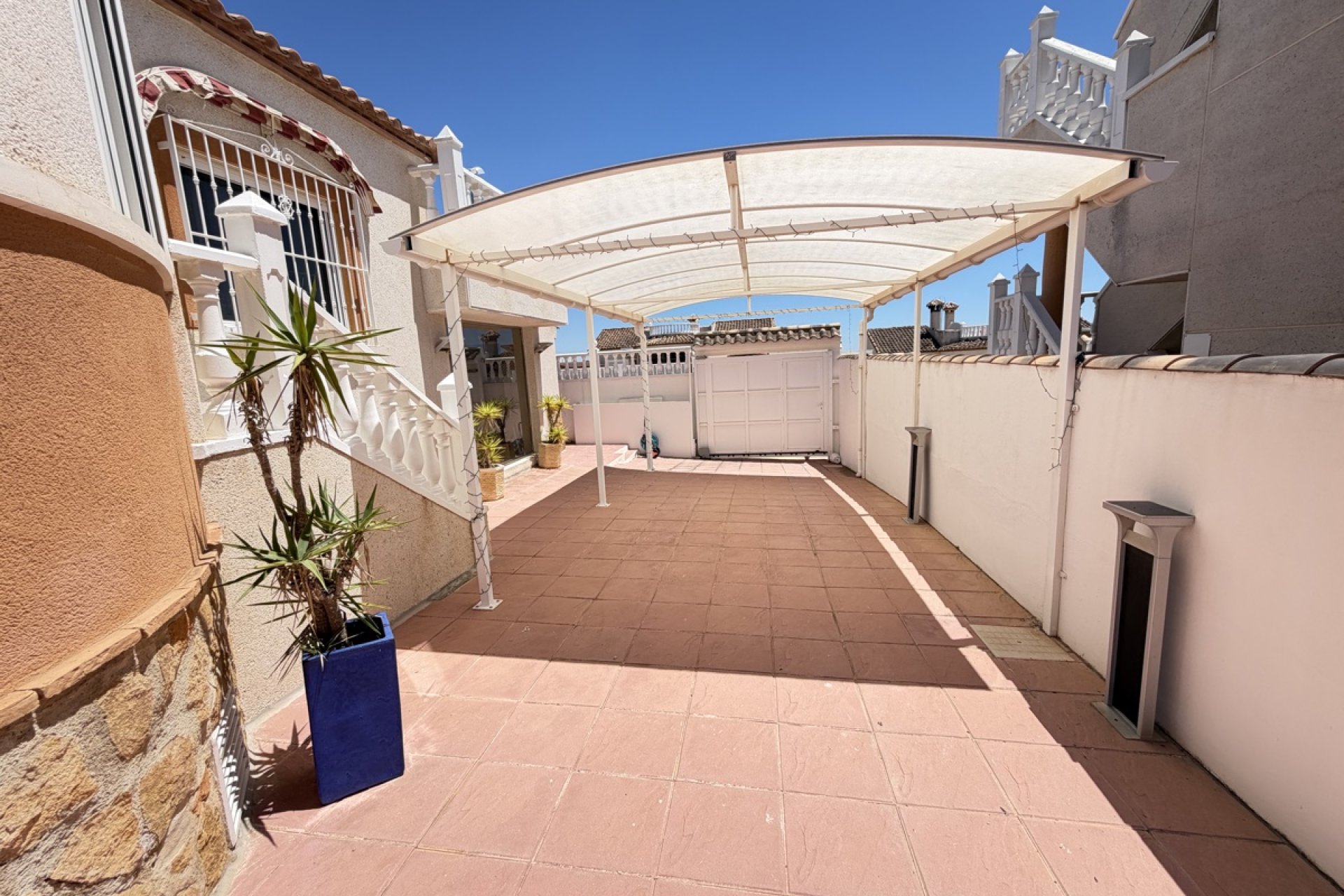 Resale - Villa -
San Miguel de Salinas - Lake View Mansions