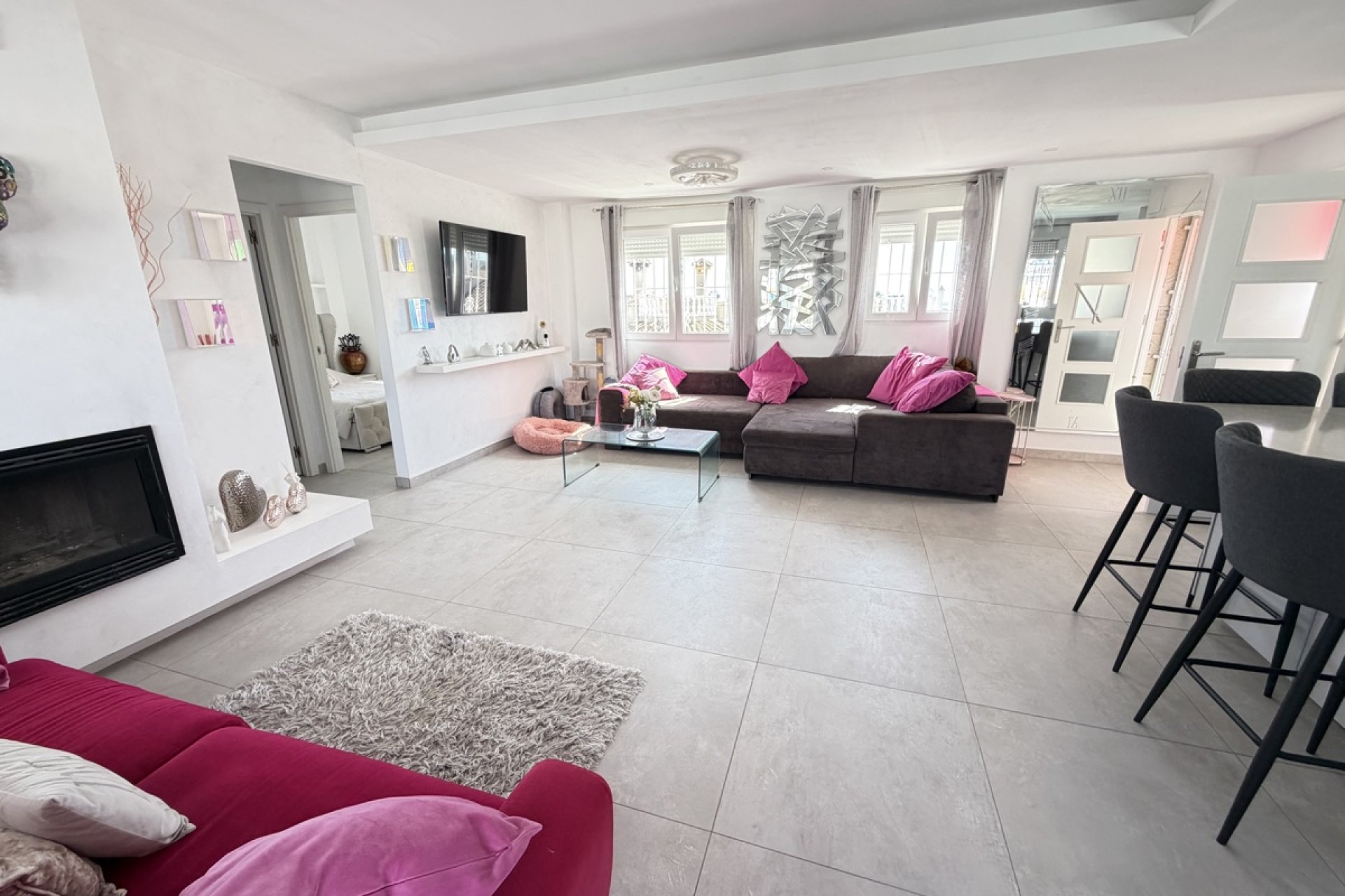 Resale - Villa -
San Miguel de Salinas - Lake View Mansions